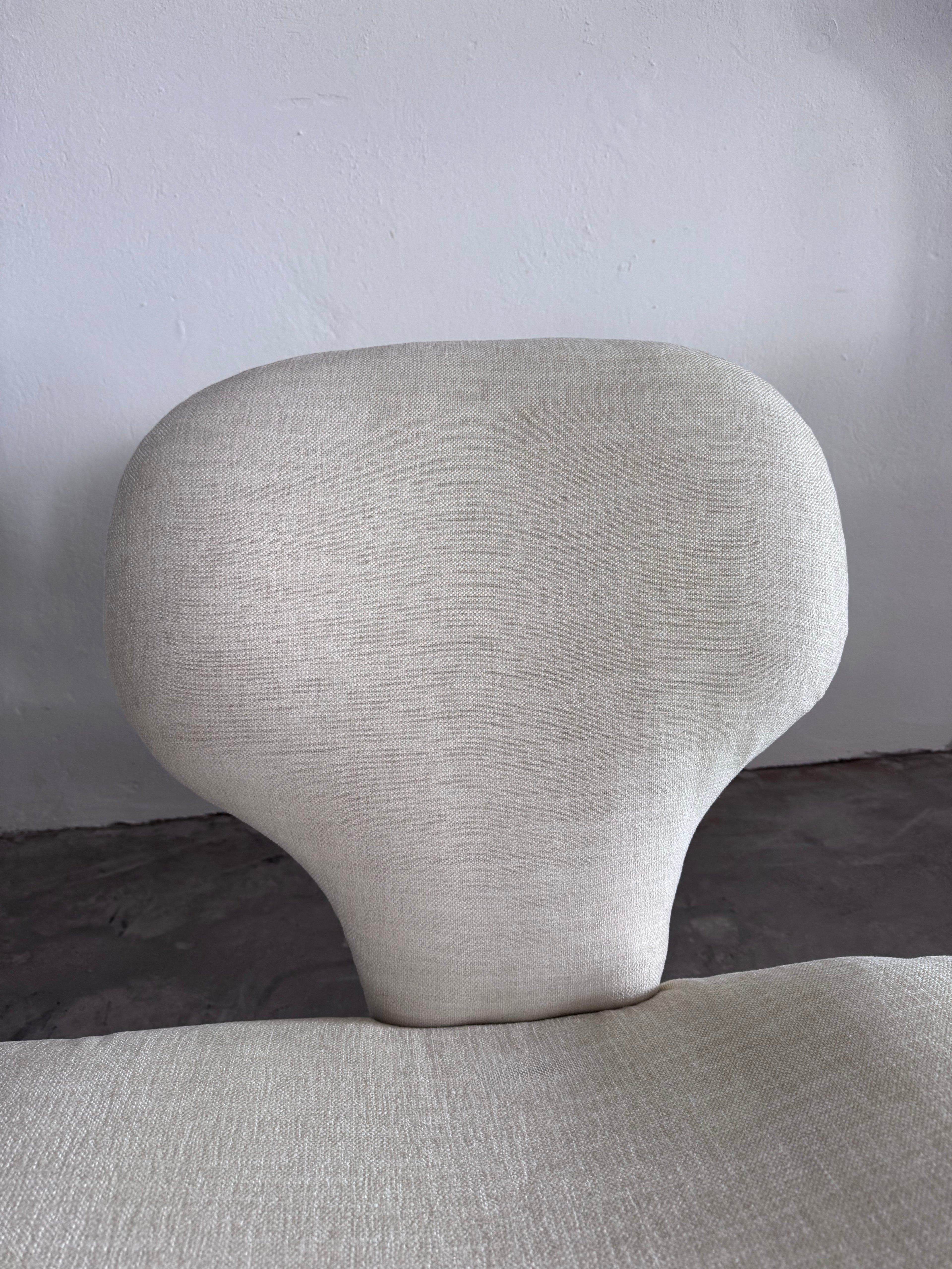 Djinn 2-Sitzer Sofa in Creme Bouclé von Olivier Mourgue für Airborne, 1970er