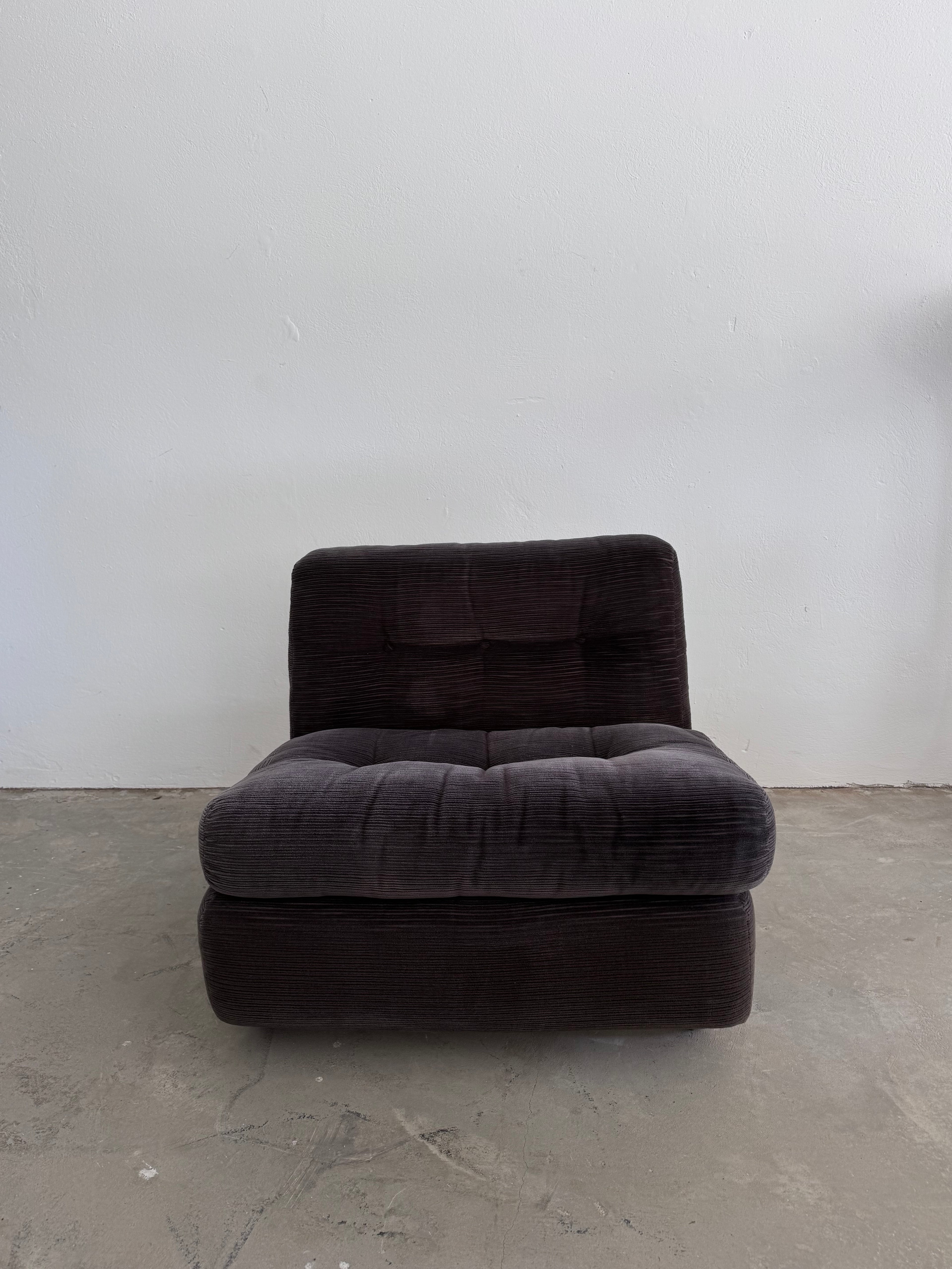 Amanta armchair Sessel by Mario Bellini dunkel brauner Bezugsstoff, C&B Italia (Kopie)