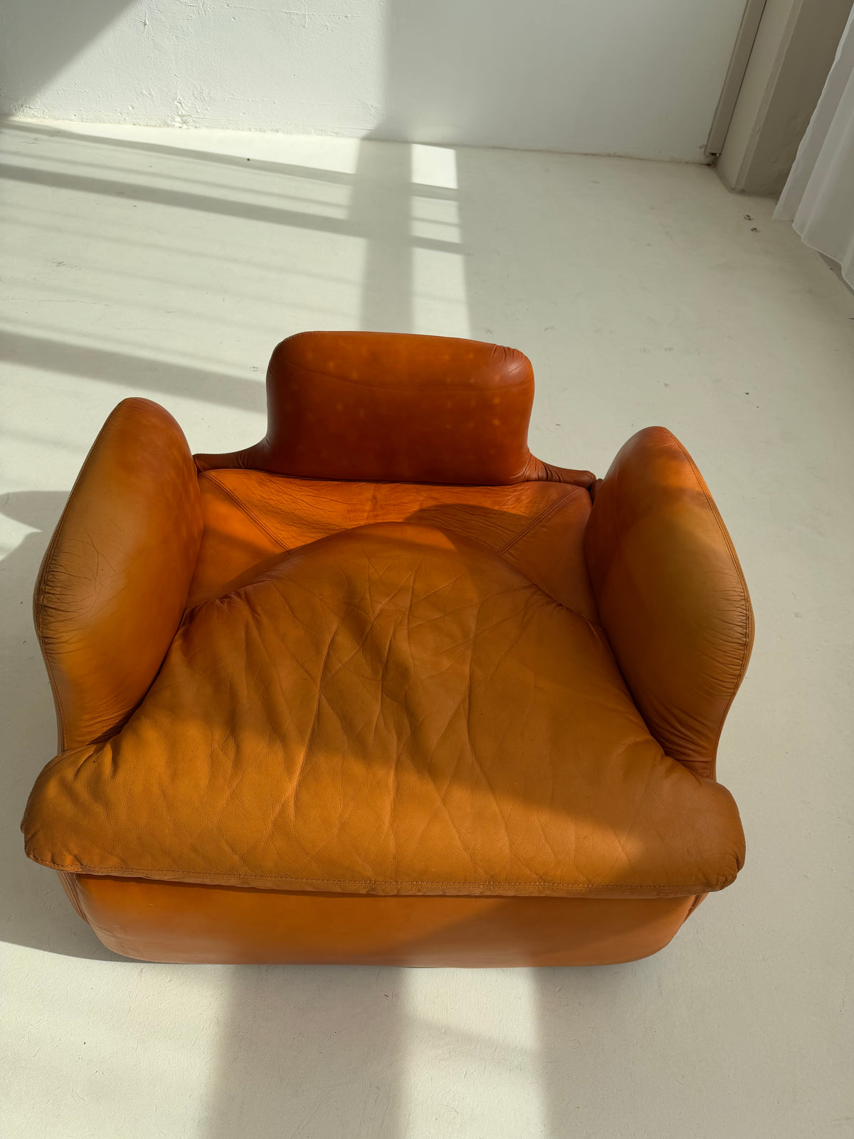 1 of 2 Vintage Confidential Lounge Chair by Alberto Rosselli for Saporiti, 1970s Italian Cognac Leather Armchair