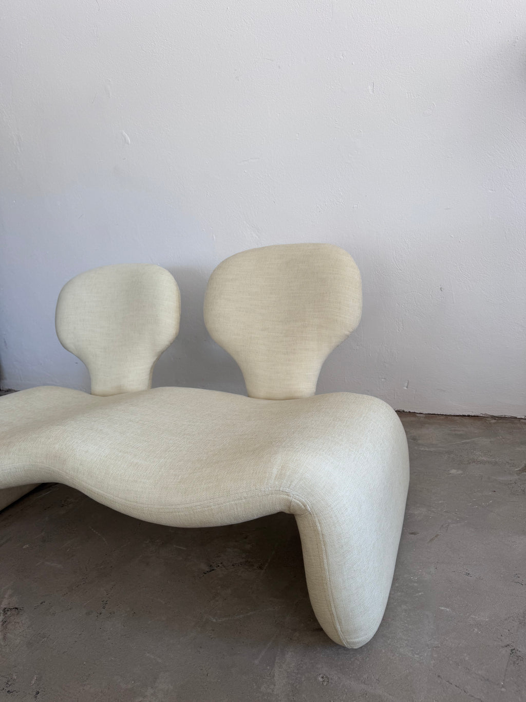 Djinn 2-Sitzer Sofa in Creme Bouclé von Olivier Mourgue für Airborne, 1970er