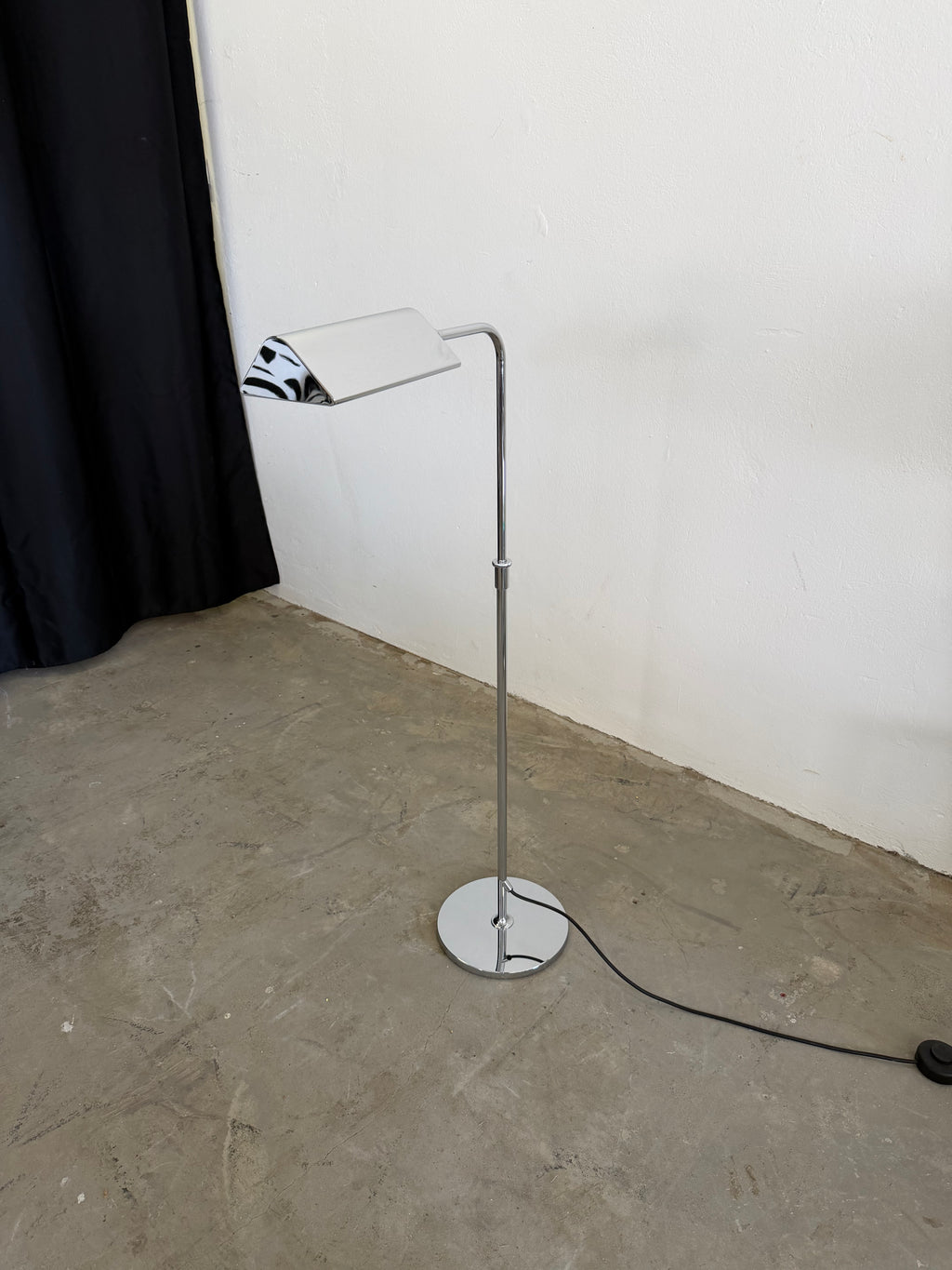 Florian Schulz Stehlampe, 1970er – Verchromte Hollywood Regency Designleuchte – Höhenverstellbar & Schwenkbar – Vintage Deutschland