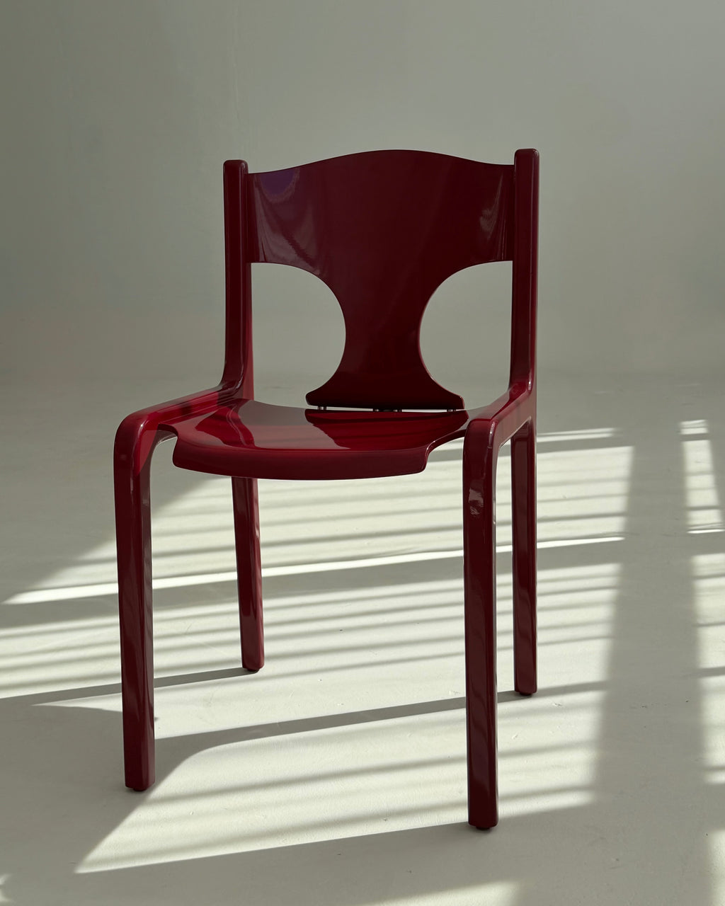 1 of 6 Augusto Savini for Pozzi “Pamplona” Dining Chairs, Rare Burgundy Red, Italian Mid-Century Modern, 1960s