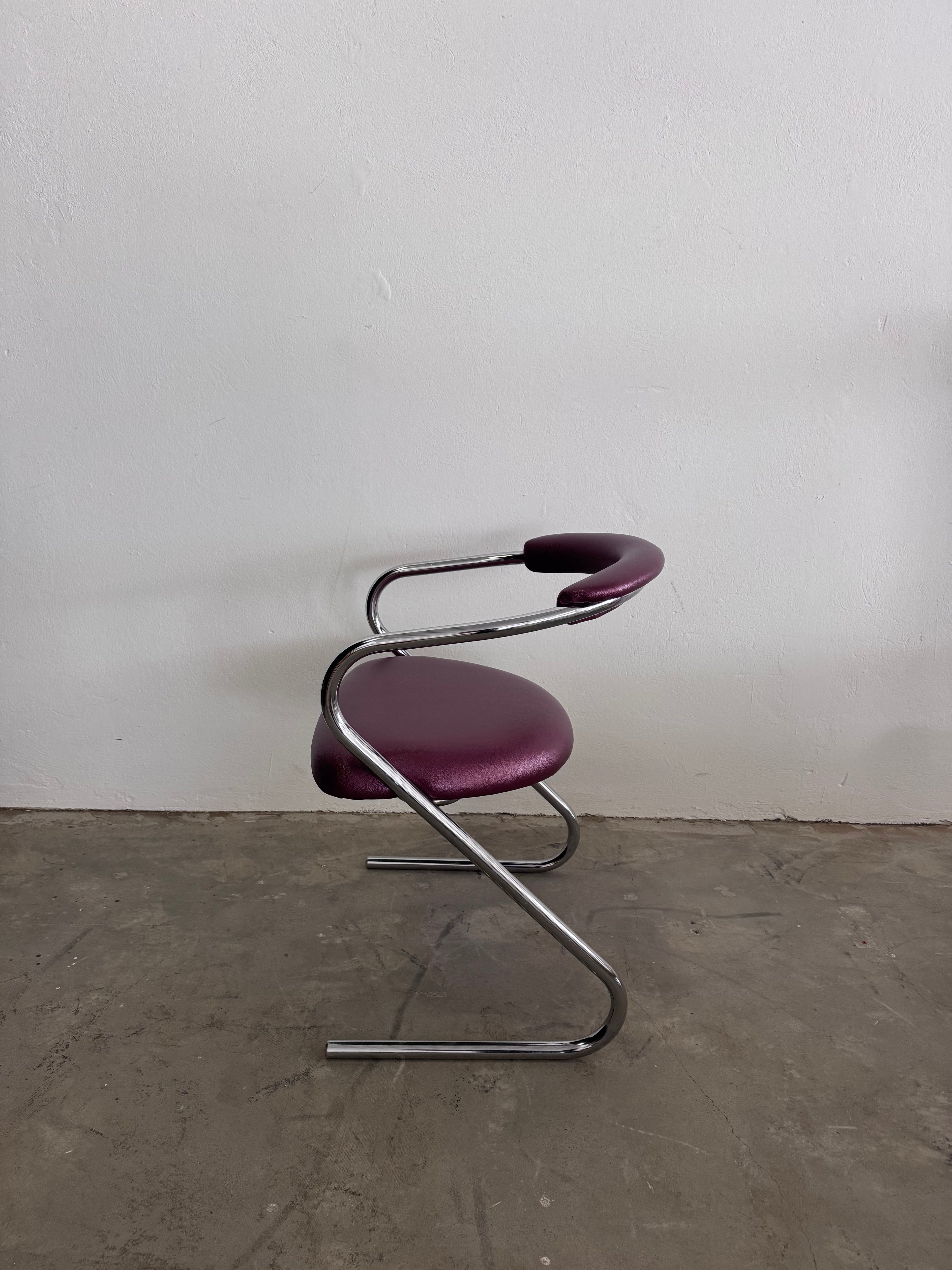 Set of 4 Cantilever Chairs · 1970s · Chrome Frame · Metallic Aubergine Faux Leather · Vintage Space Age