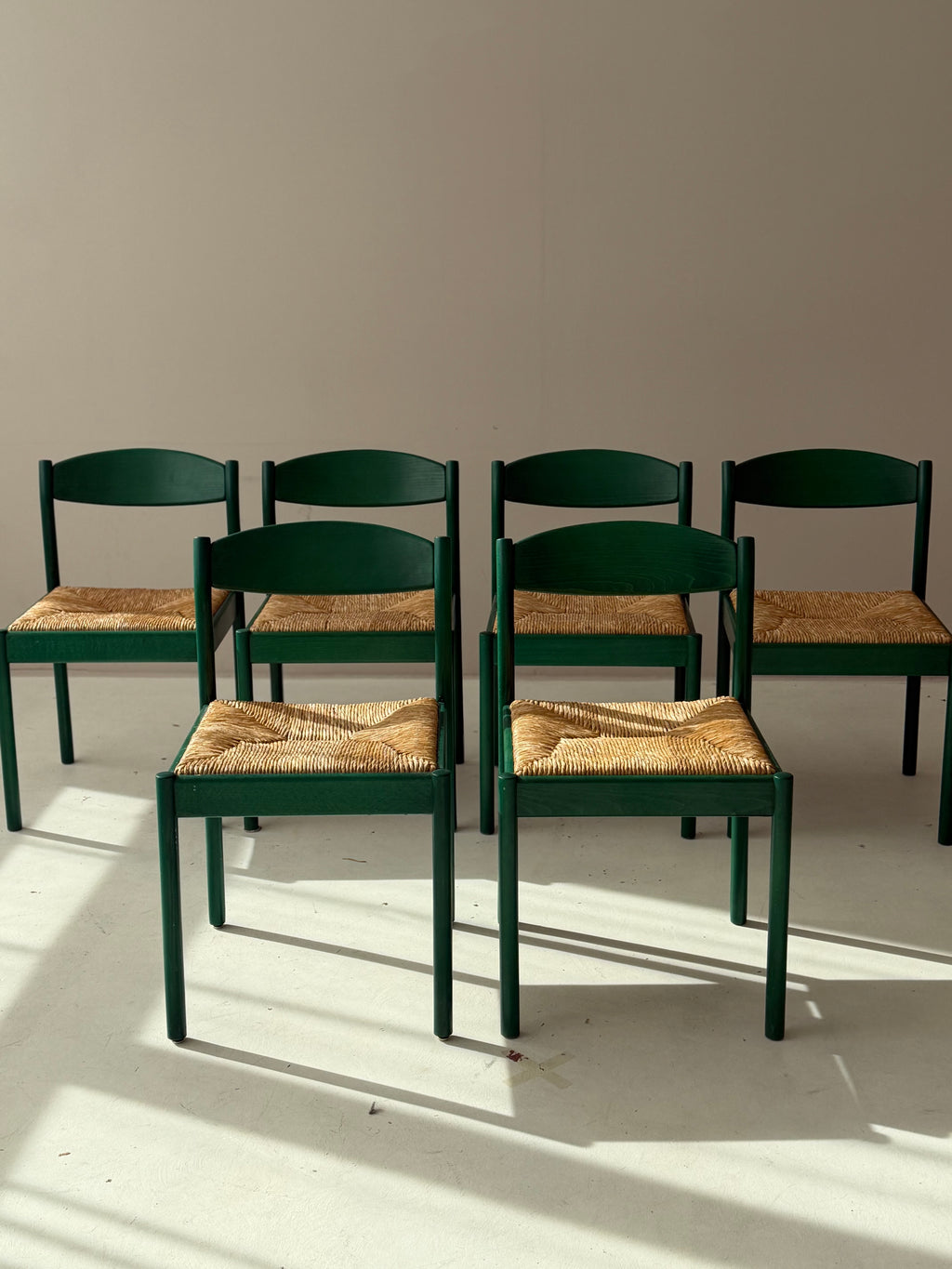 1/6 Vintage Thonet Stuhl in Dunkelgrün – Mid-Century Geflechtstuhl mit Bastgeflecht 70er