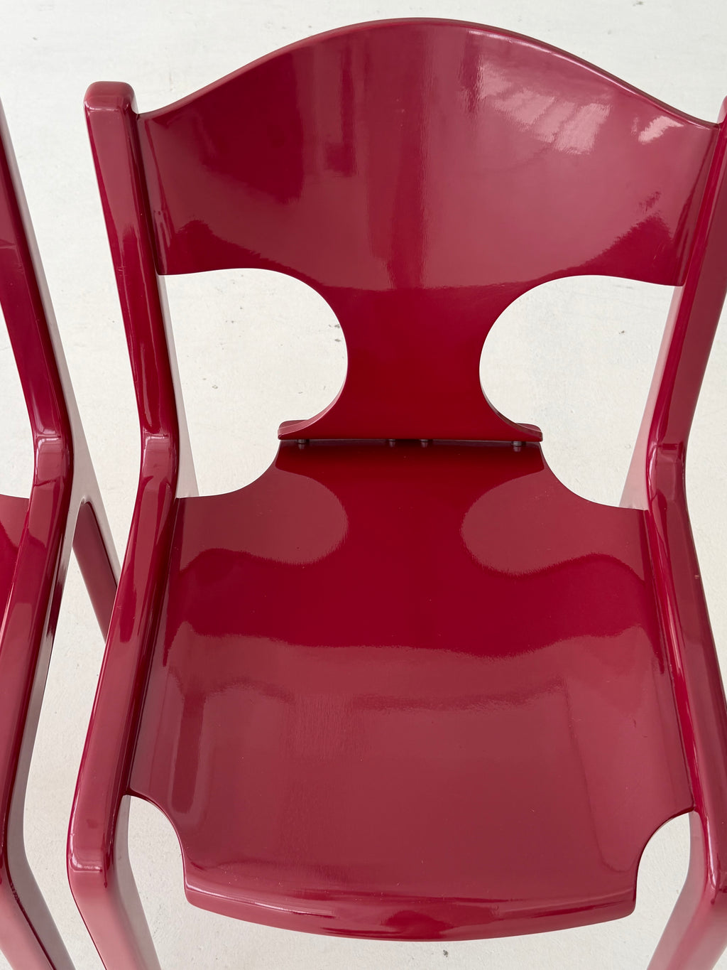 1 of 6 Augusto Savini for Pozzi “Pamplona” Dining Chairs, Rare Burgundy Red, Italian Mid-Century Modern, 1960s