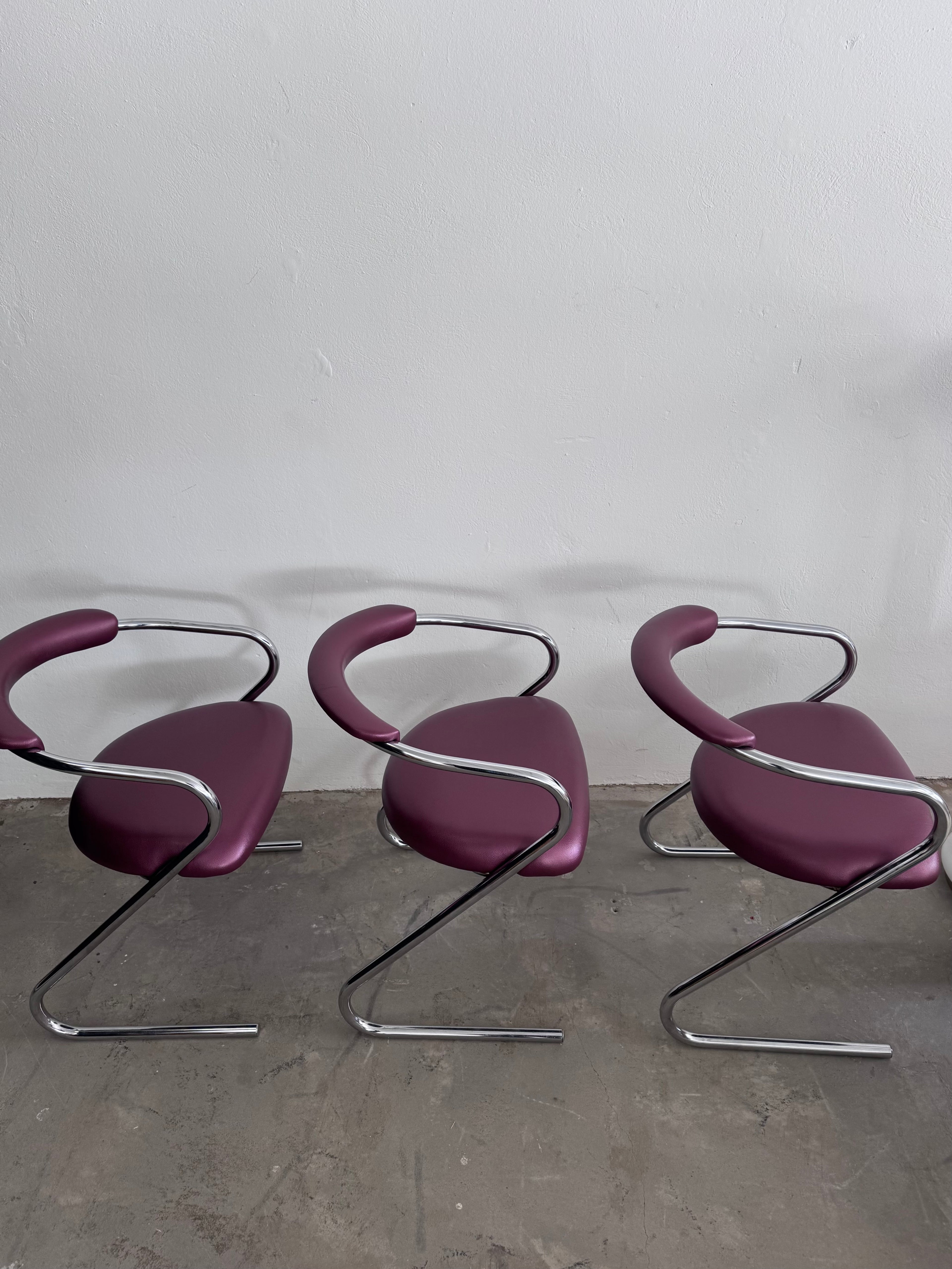 Set of 4 Cantilever Chairs · 1970s · Chrome Frame · Metallic Aubergine Faux Leather · Vintage Space Age