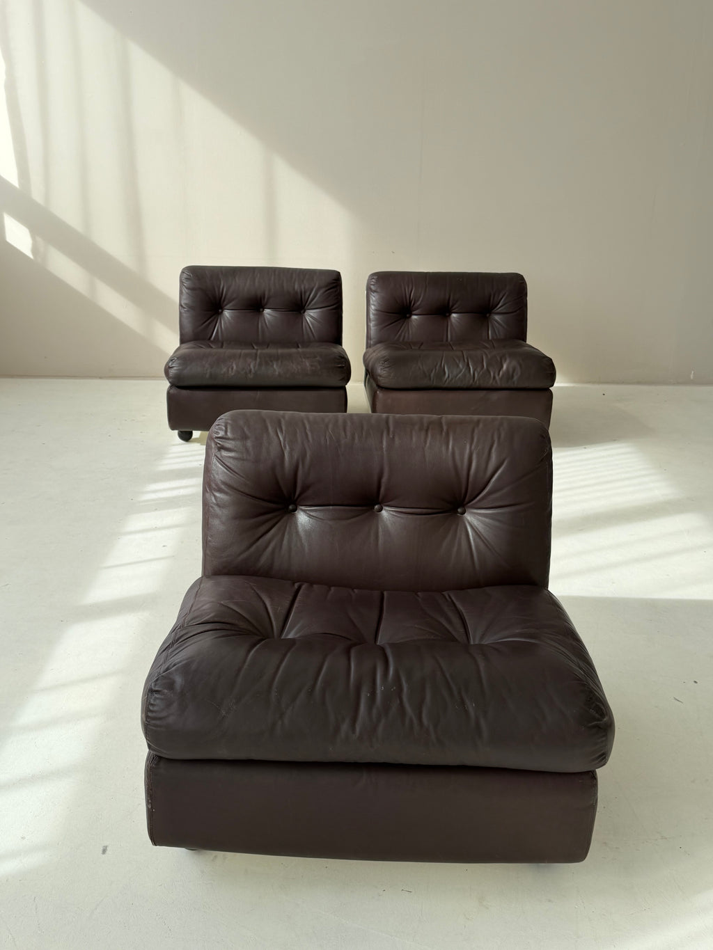 1/5 Vintage Amanta Lounge Chair by Mario Bellini for C&B Italia, Original Leather & Fiberglass, 1970s Italian Design