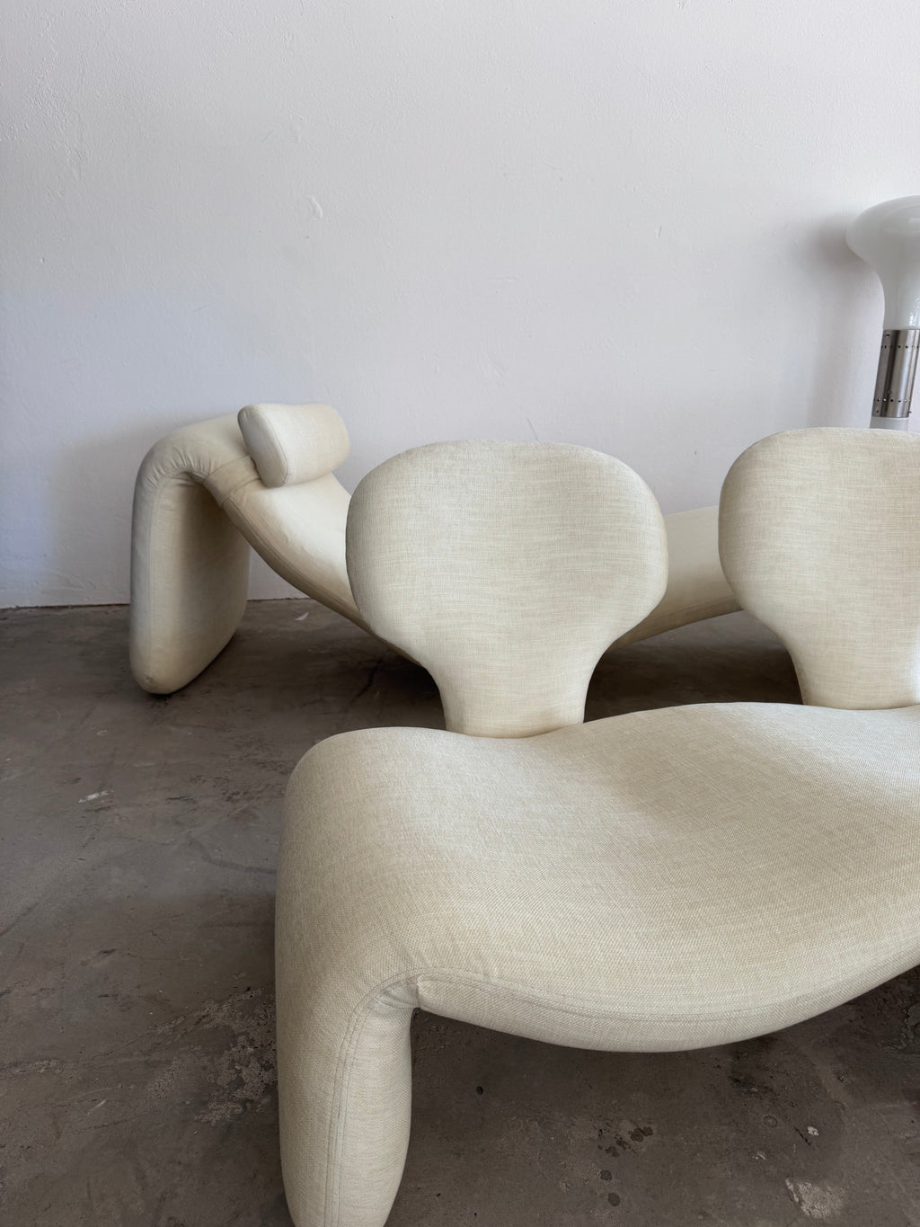 Djinn 2-Sitzer Sofa in Creme Bouclé von Olivier Mourgue für Airborne, 1970er