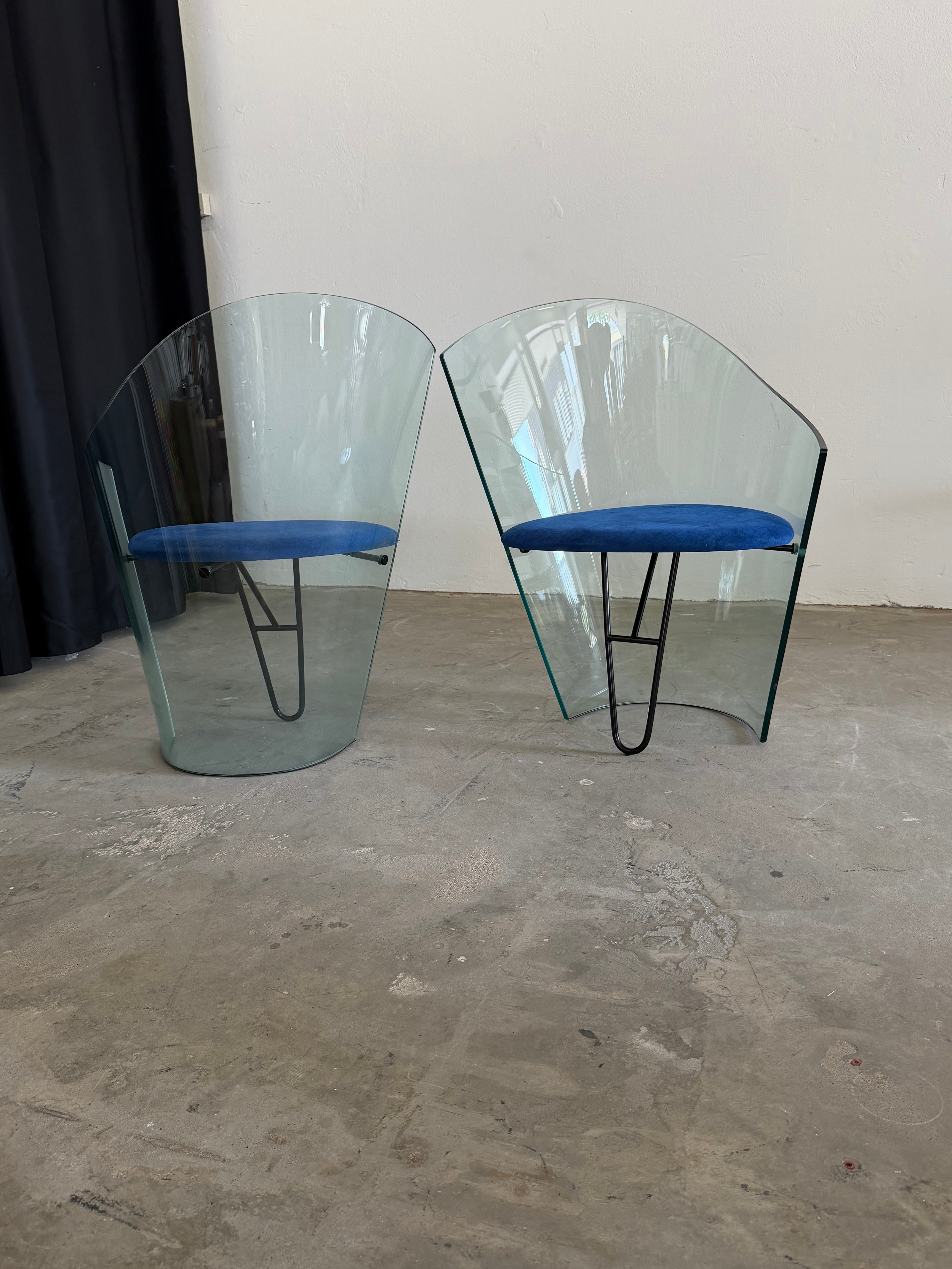 Rare Italian Orion Glass Chair, 1995 – Postmodern Curved Glass Armchair, Blue Alcantara
