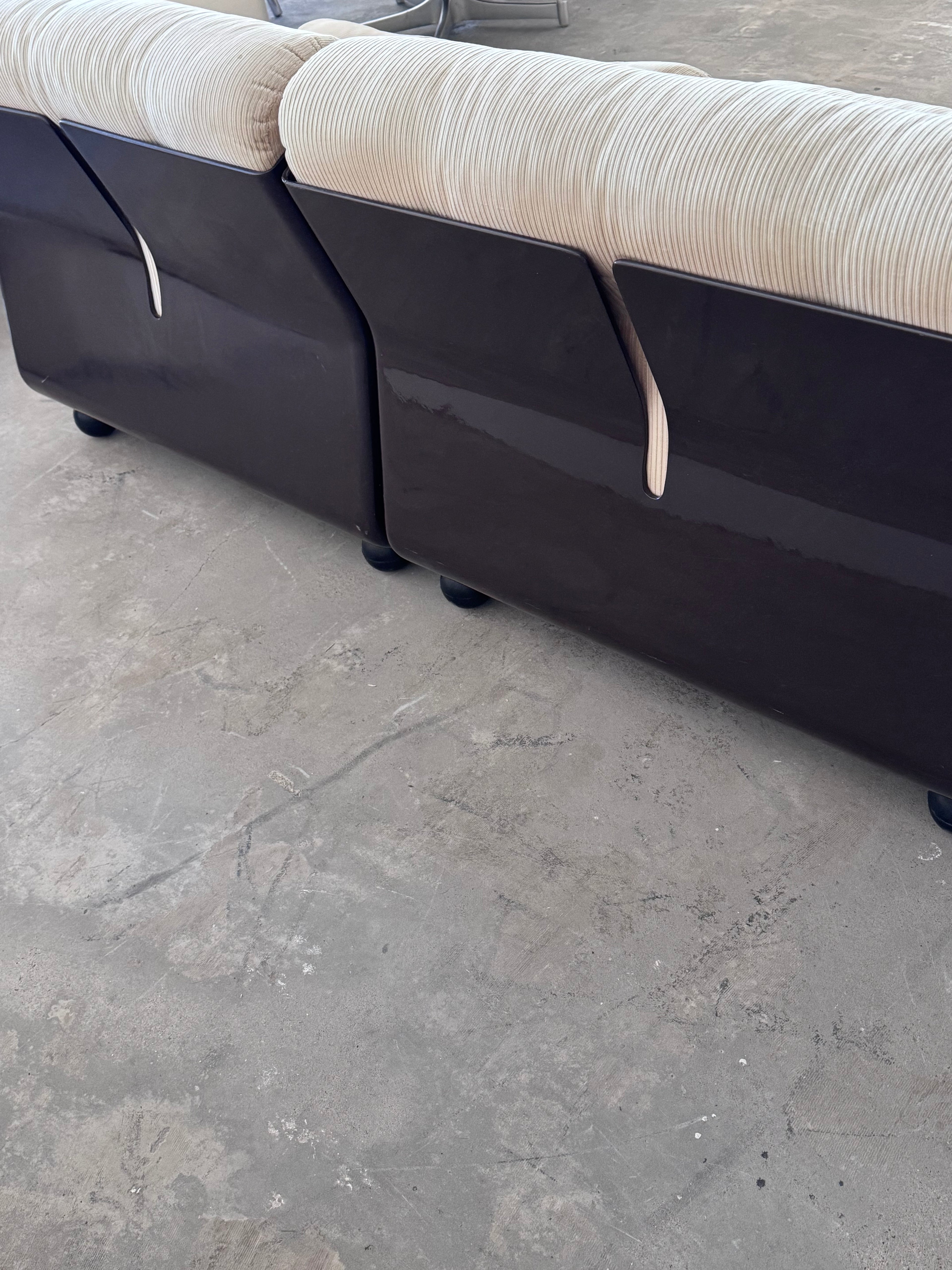 Amanta armchair Sessel by Mario Bellini braune Fiberglass Schale heller Bezugsstoff, C&B Italia