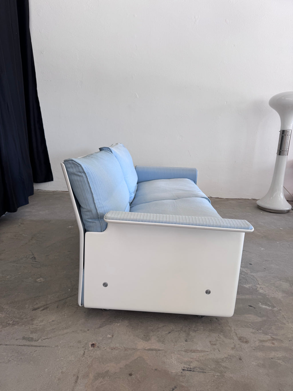 Vitsoe 620 2-Sitzer Sofa von Dieter Rams | Weißes Fiberglas | Original Vintage Designklassiker