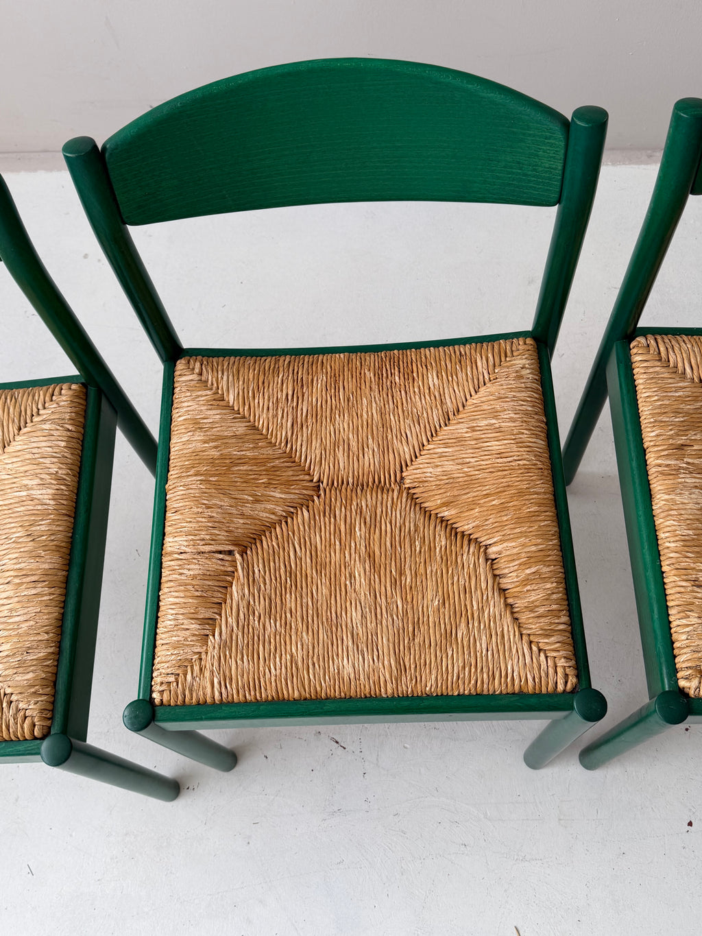 1/6 Vintage Thonet Stuhl in Dunkelgrün – Mid-Century Geflechtstuhl mit Bastgeflecht 70er