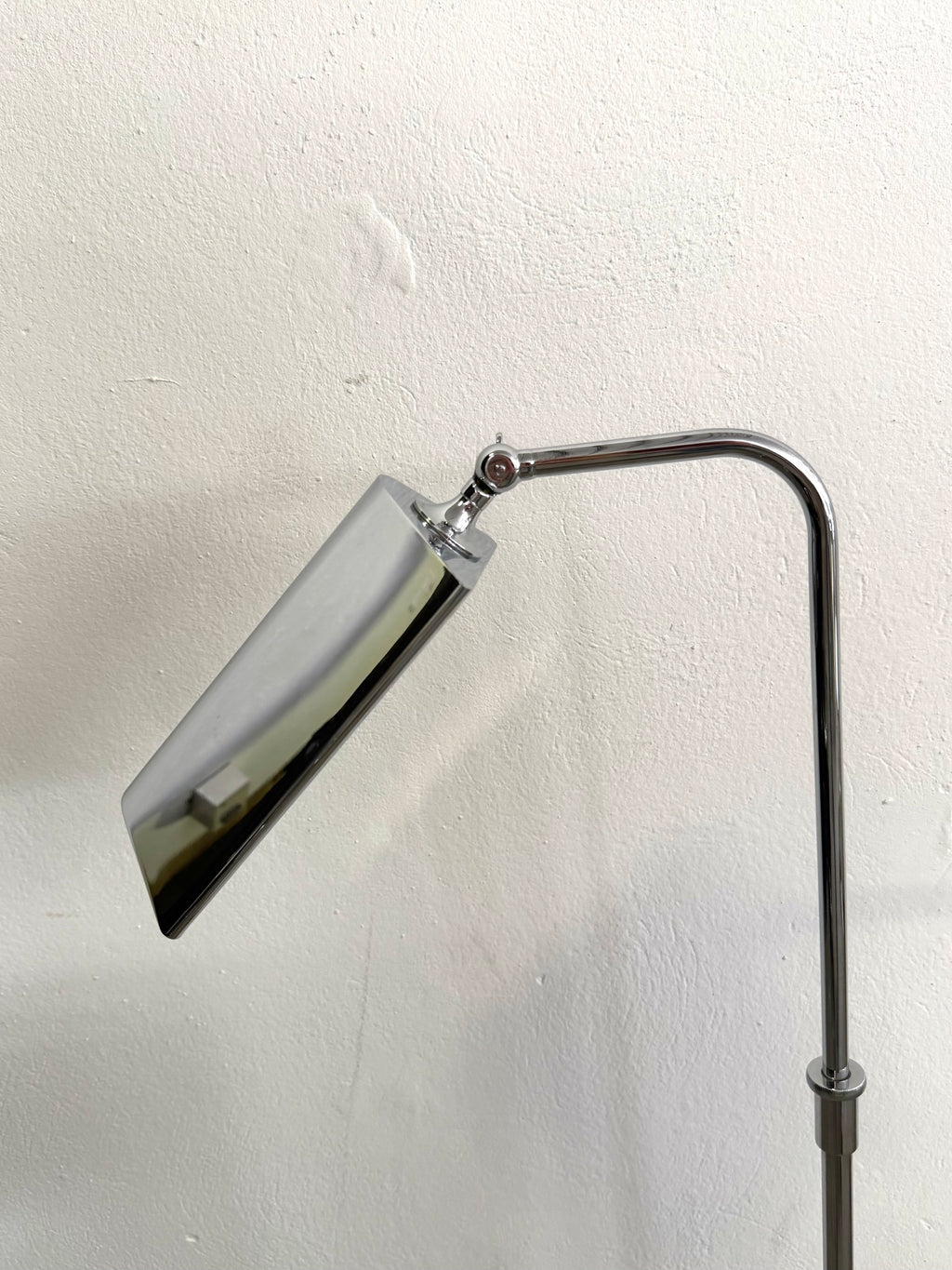 Florian Schulz Stehlampe, 1970er – Verchromte Hollywood Regency Designleuchte – Höhenverstellbar & Schwenkbar – Vintage Deutschland