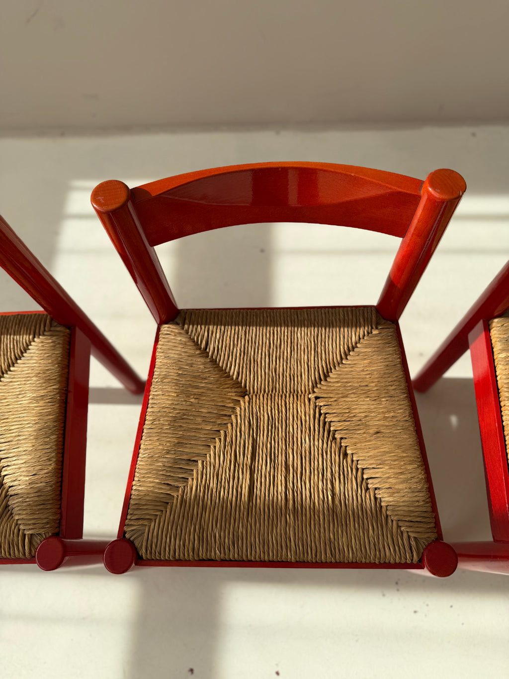 SET of 4 Vintage Red Carimate Chairs style by Vico Magistretti / Wooden Dining Chairs with Woven Seat / Made in Italy / 1970s