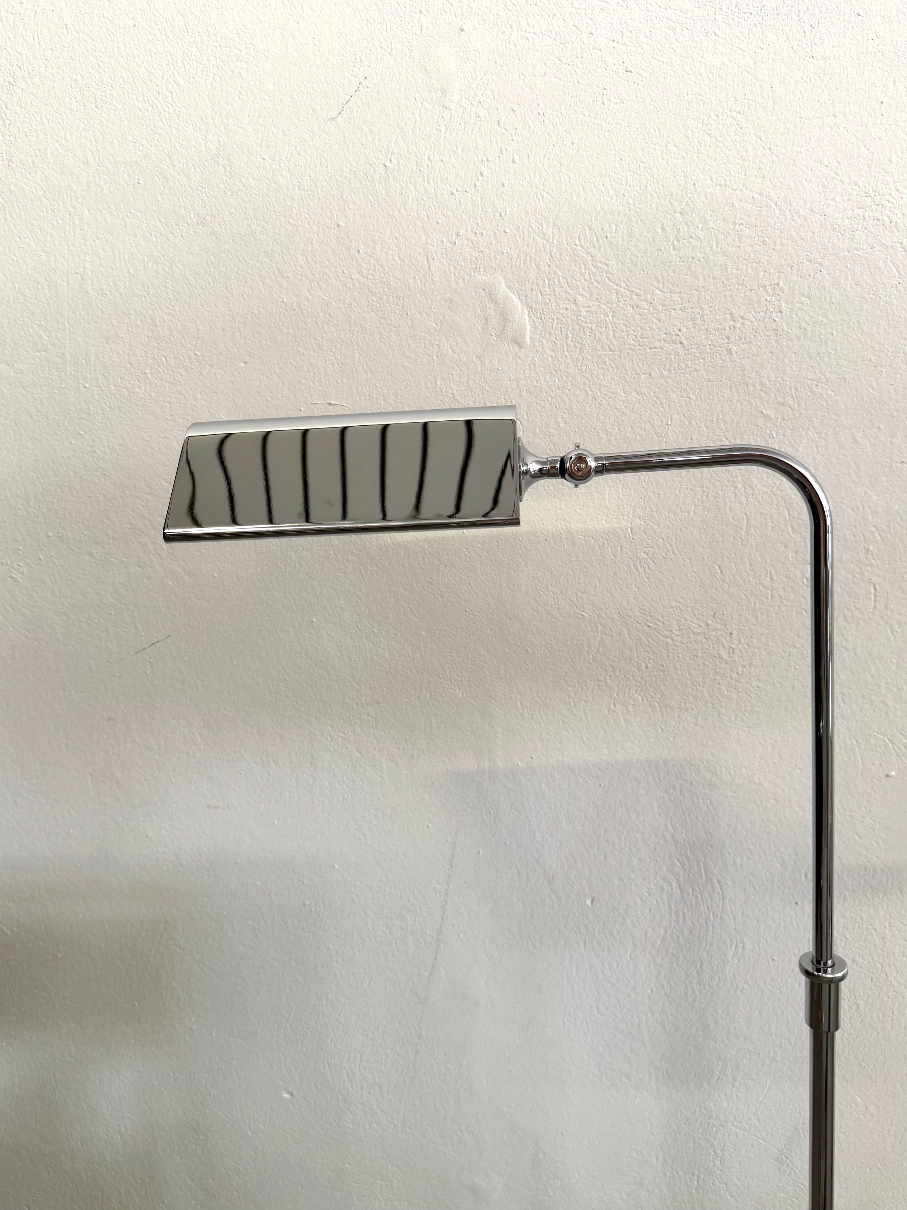 Florian Schulz Stehlampe, 1970er – Verchromte Hollywood Regency Designleuchte – Höhenverstellbar & Schwenkbar – Vintage Deutschland