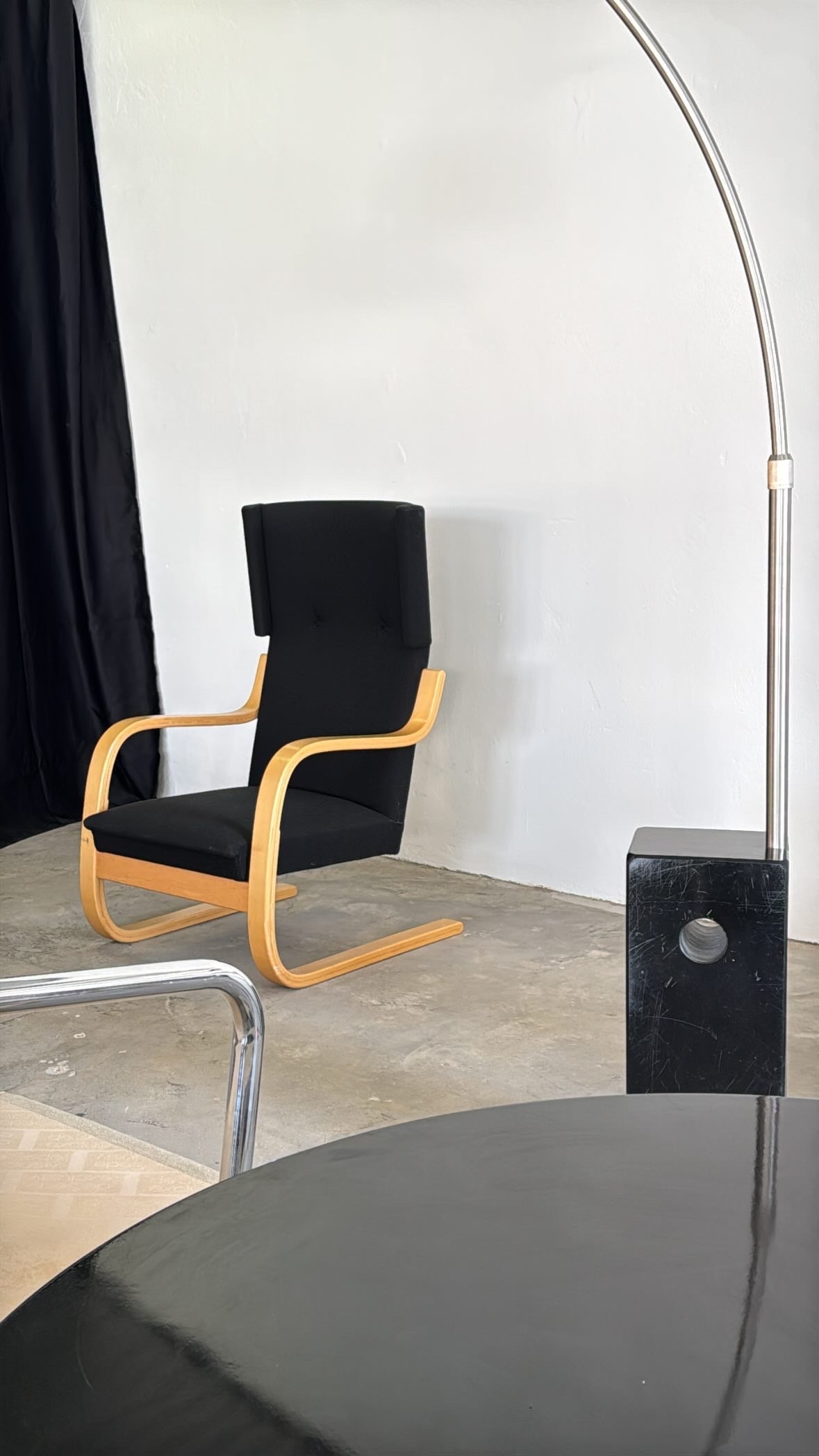 Alvar Aalto 36/401 Freischwinger Sessel für Artek, 1950er – Birke & schwarzer Stoff, Mid-Century Design