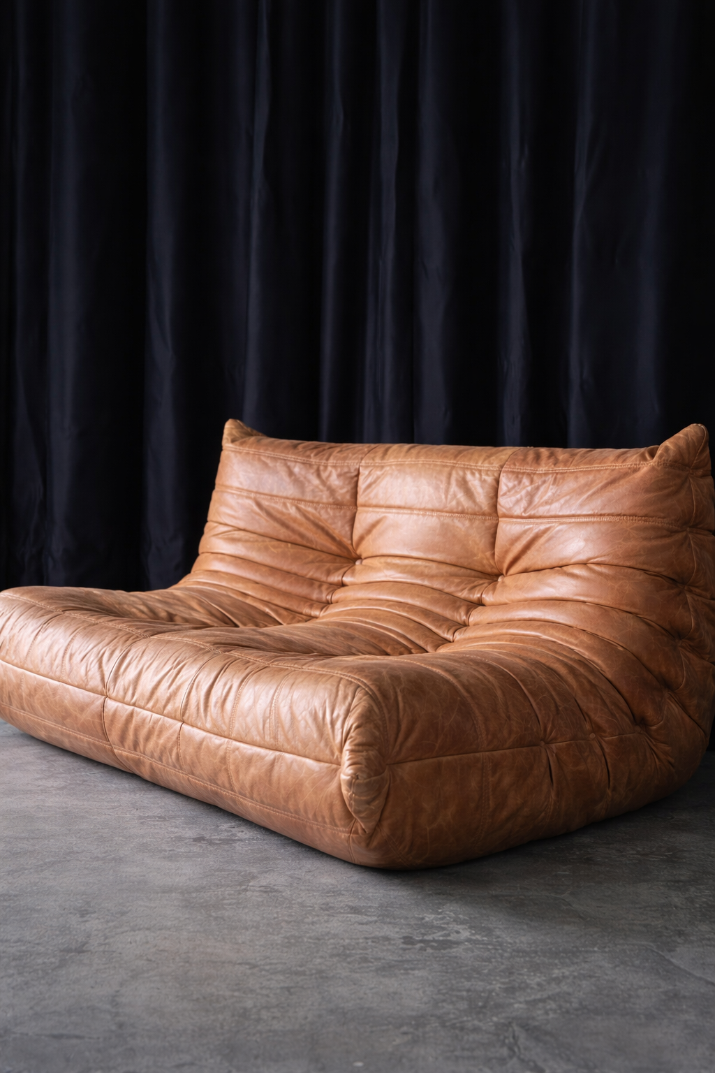 Ligne Roset Cognac Togo Leder Set 2-Sitzer + Corner + Ottoman von Michel Ducaroy