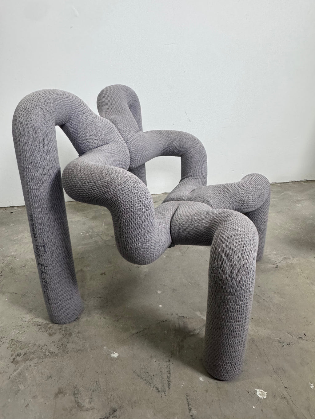 Terje Ekstrøm „Ekstrem“ Sessel - signiertes Original aus den 1980ern - Norwegisches Postmodern Design