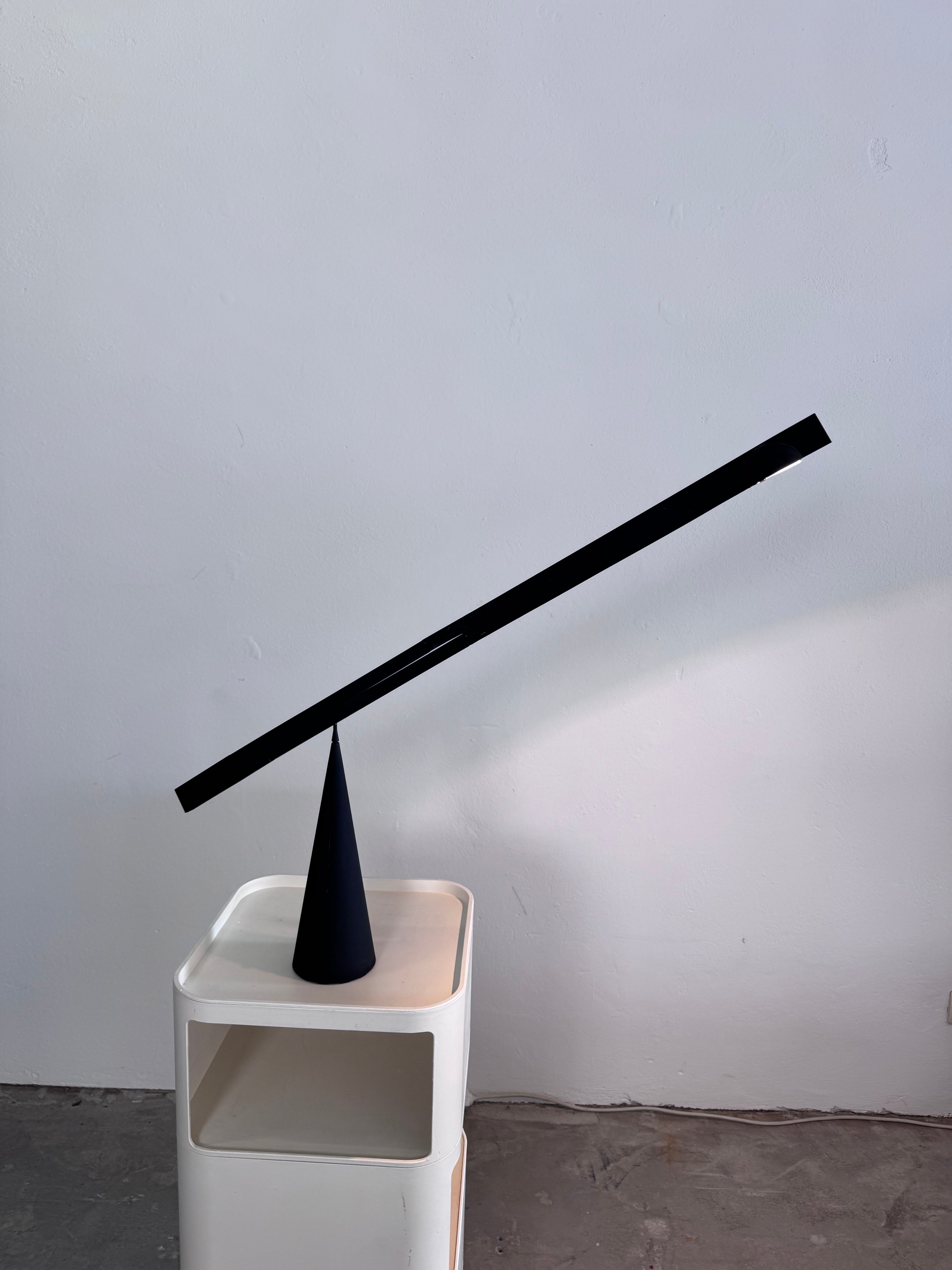 Italiana Luce Tabla Tischlampe, Barbaglia & Colombo, 1980er Postmodern, verstellbare Halogen Designleuchte