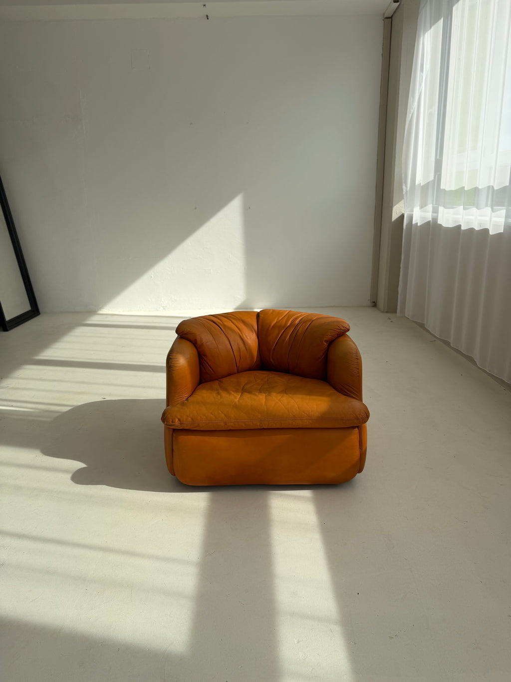 1 of 2 Vintage Confidential Lounge Chair by Alberto Rosselli for Saporiti, 1970s Italian Cognac Leather Armchair