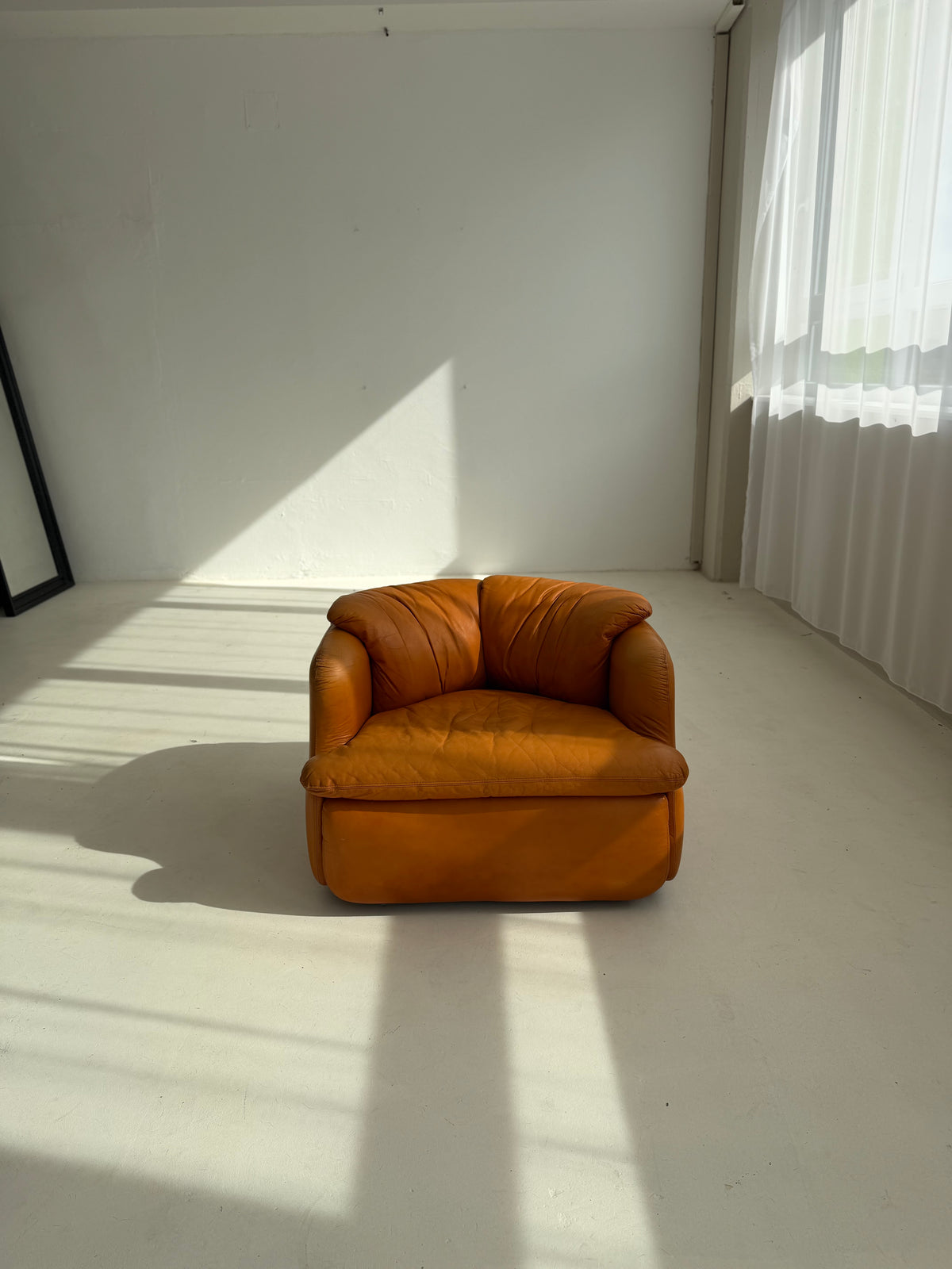 1 of 2 Vintage Confidential Lounge Chair by Alberto Rosselli for Saporiti, 1970s Italian Cognac Leather Armchair