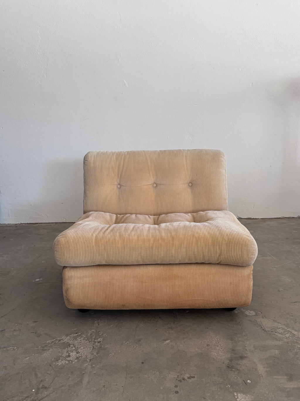 Amanta armchair Sessel by Mario Bellini braune Fiberglass Schale heller Bezugsstoff, C&B Italia