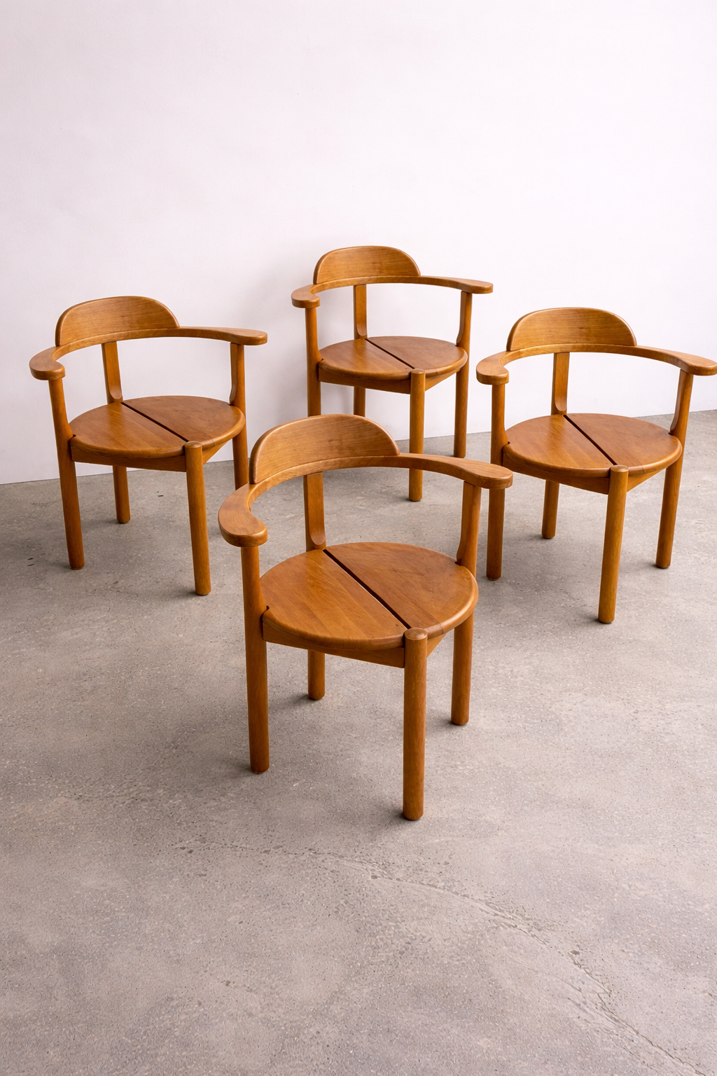 1/4 Dänischer Mid Century Esszimmerstuhl, 1960er Vintage Armlehnstuhl aus Erlenholz, Skandinavisches Design, Organische Form