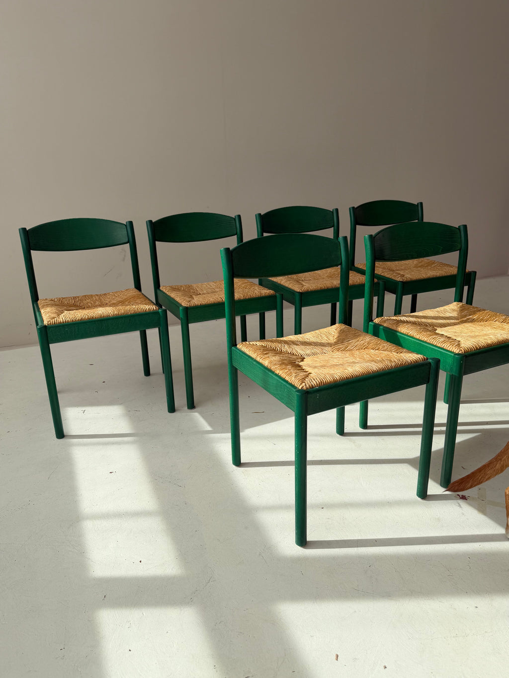 1/6 Vintage Thonet Stuhl in Dunkelgrün – Mid-Century Geflechtstuhl mit Bastgeflecht 70er