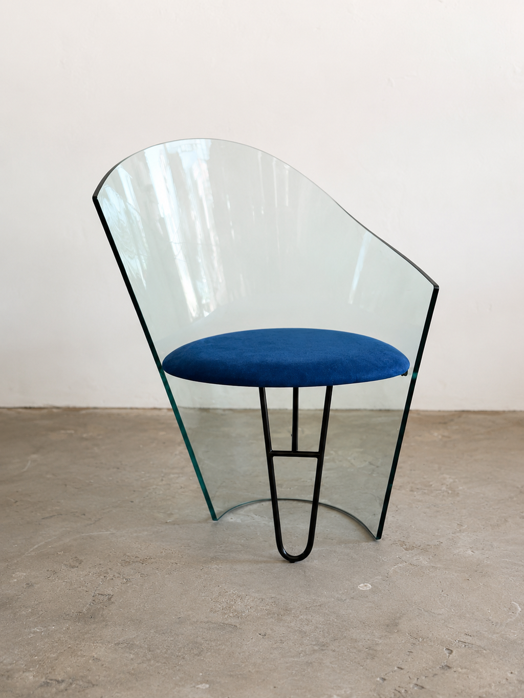 Rare Italian Orion Glass Chair, 1995 – Postmodern Curved Glass Armchair, Blue Alcantara