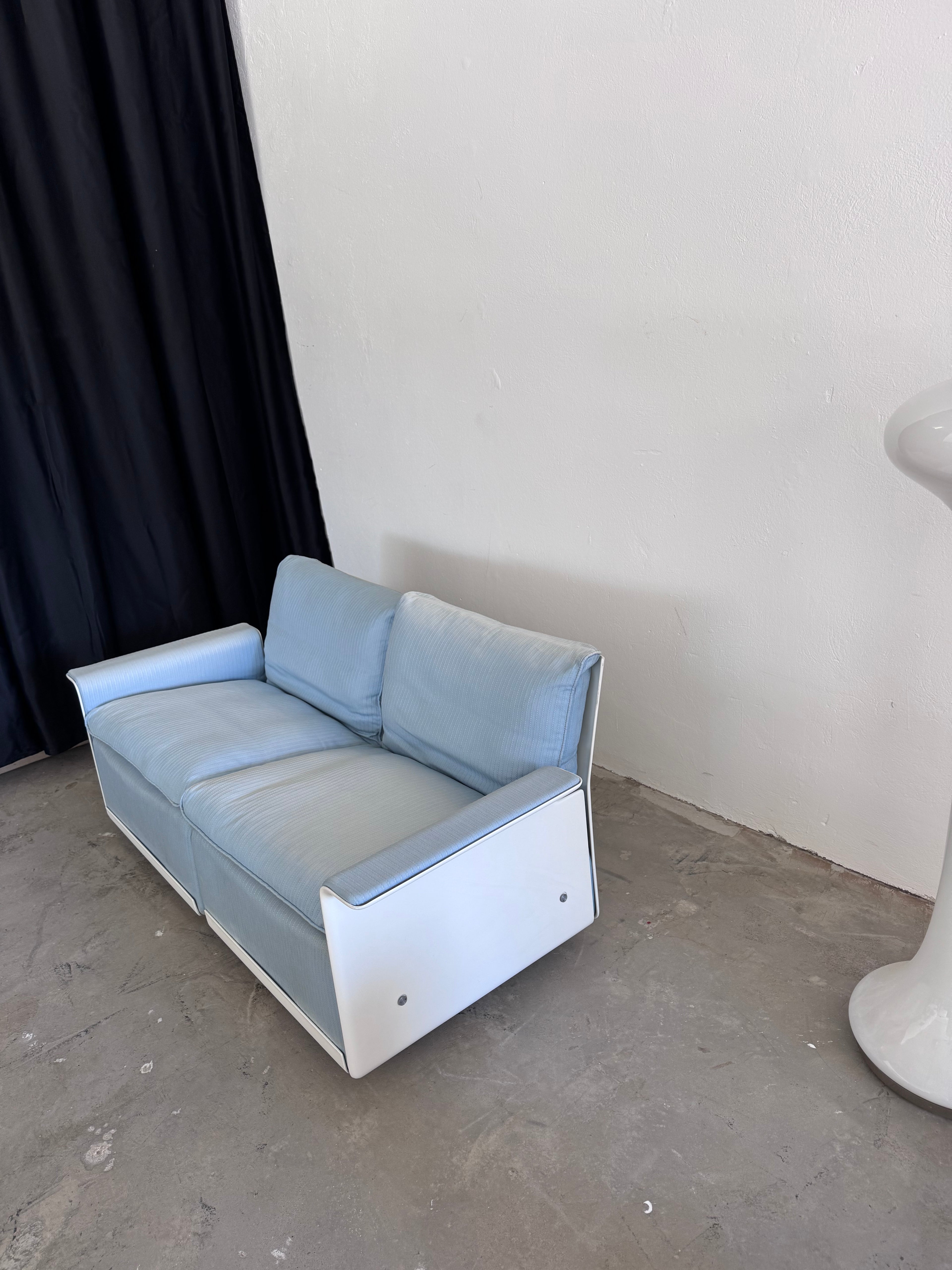 Vitsoe 620 2-Sitzer Sofa von Dieter Rams | Weißes Fiberglas | Original Vintage Designklassiker