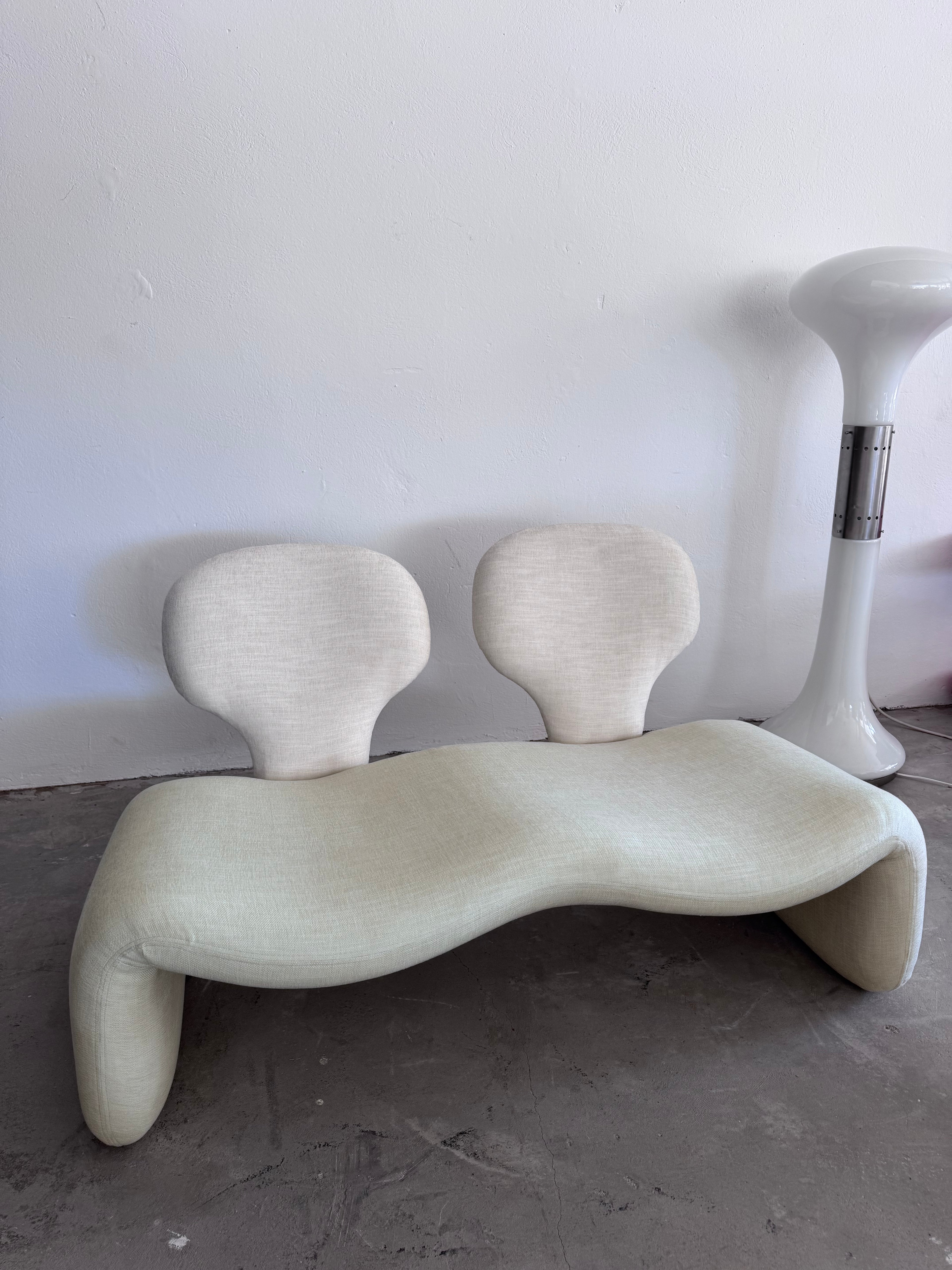 Djinn 2-Sitzer Sofa in Creme Bouclé von Olivier Mourgue für Airborne, 1970er