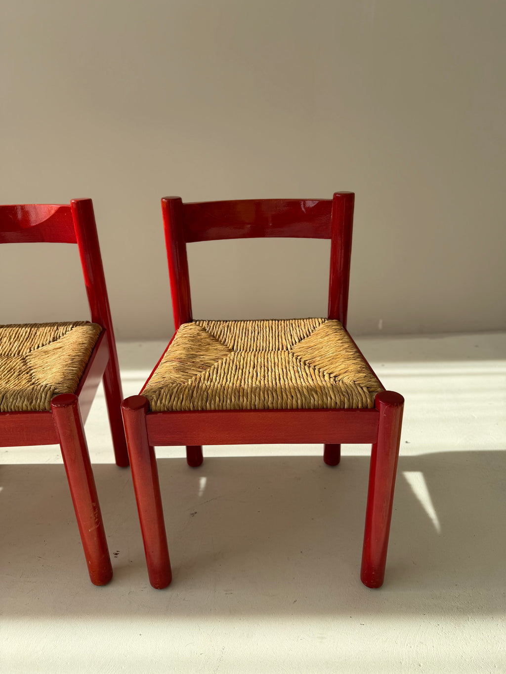 SET of 4 Vintage Red Carimate Chairs style by Vico Magistretti / Wooden Dining Chairs with Woven Seat / Made in Italy / 1970s