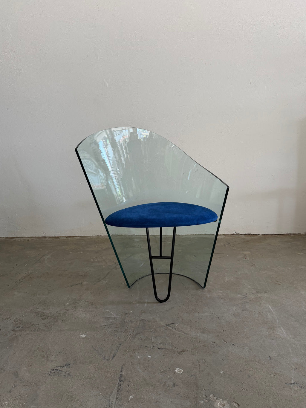 Rare Italian Orion Glass Chair, 1995 – Postmodern Curved Glass Armchair, Blue Alcantara