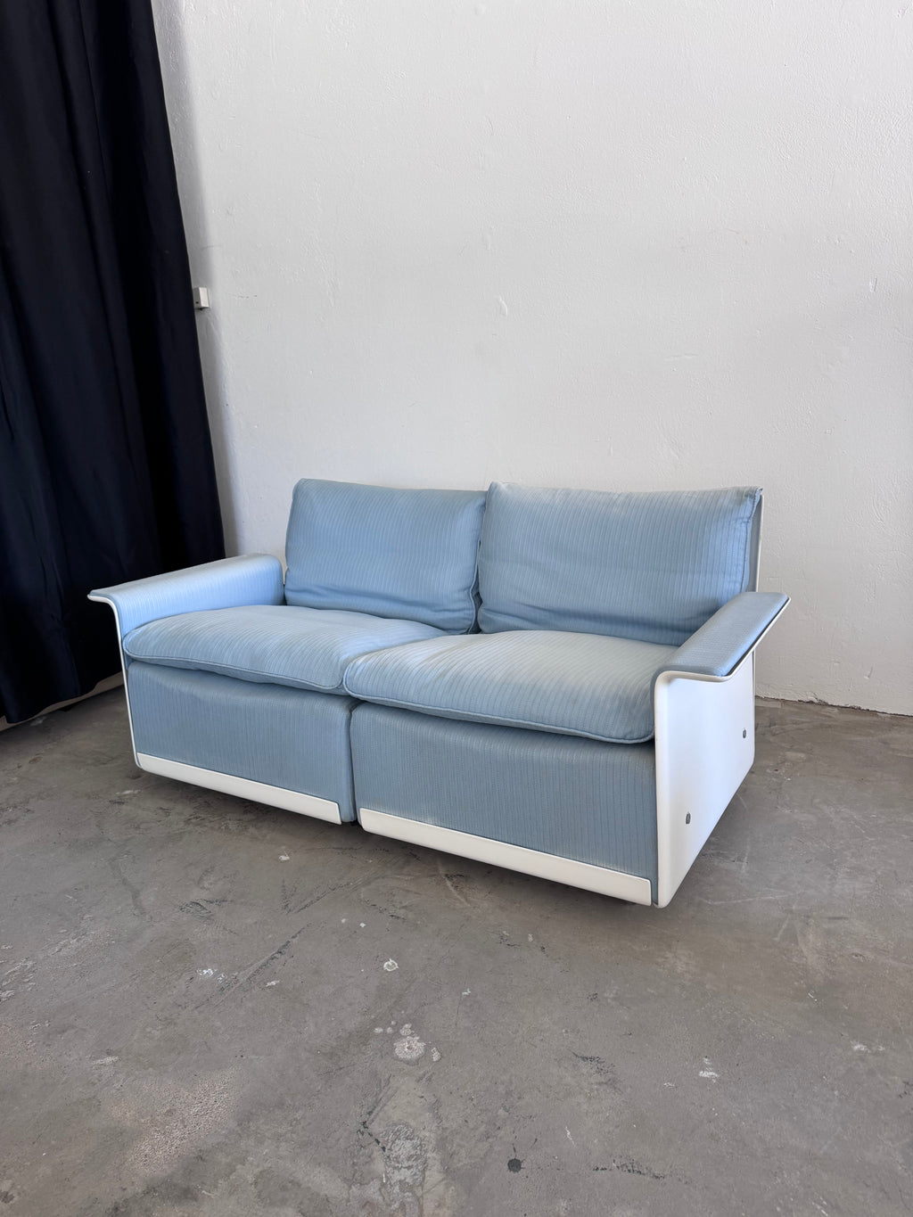 Vitsoe 620 2-Sitzer Sofa von Dieter Rams | Weißes Fiberglas | Original Vintage Designklassiker