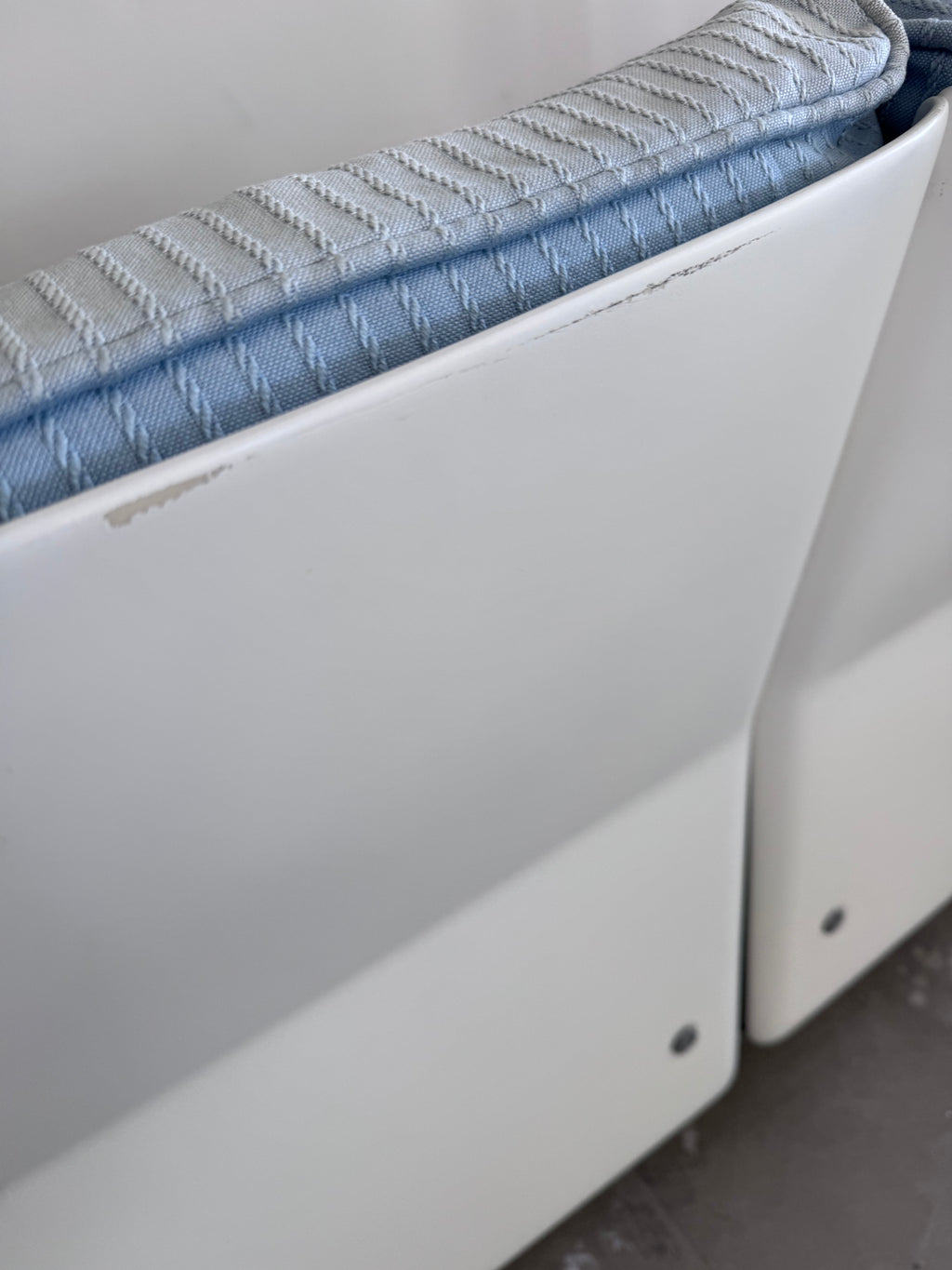 Vitsoe 620 2-Sitzer Sofa von Dieter Rams | Weißes Fiberglas | Original Vintage Designklassiker