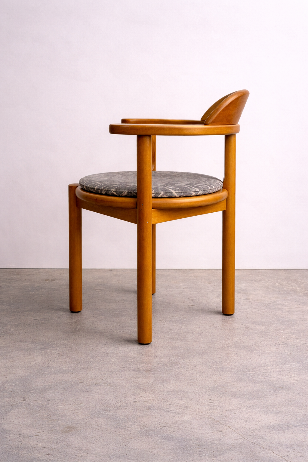 1/4 Dänischer Mid Century Esszimmerstuhl, 1960er Vintage Armlehnstuhl aus Erlenholz, Skandinavisches Design, Organische Form