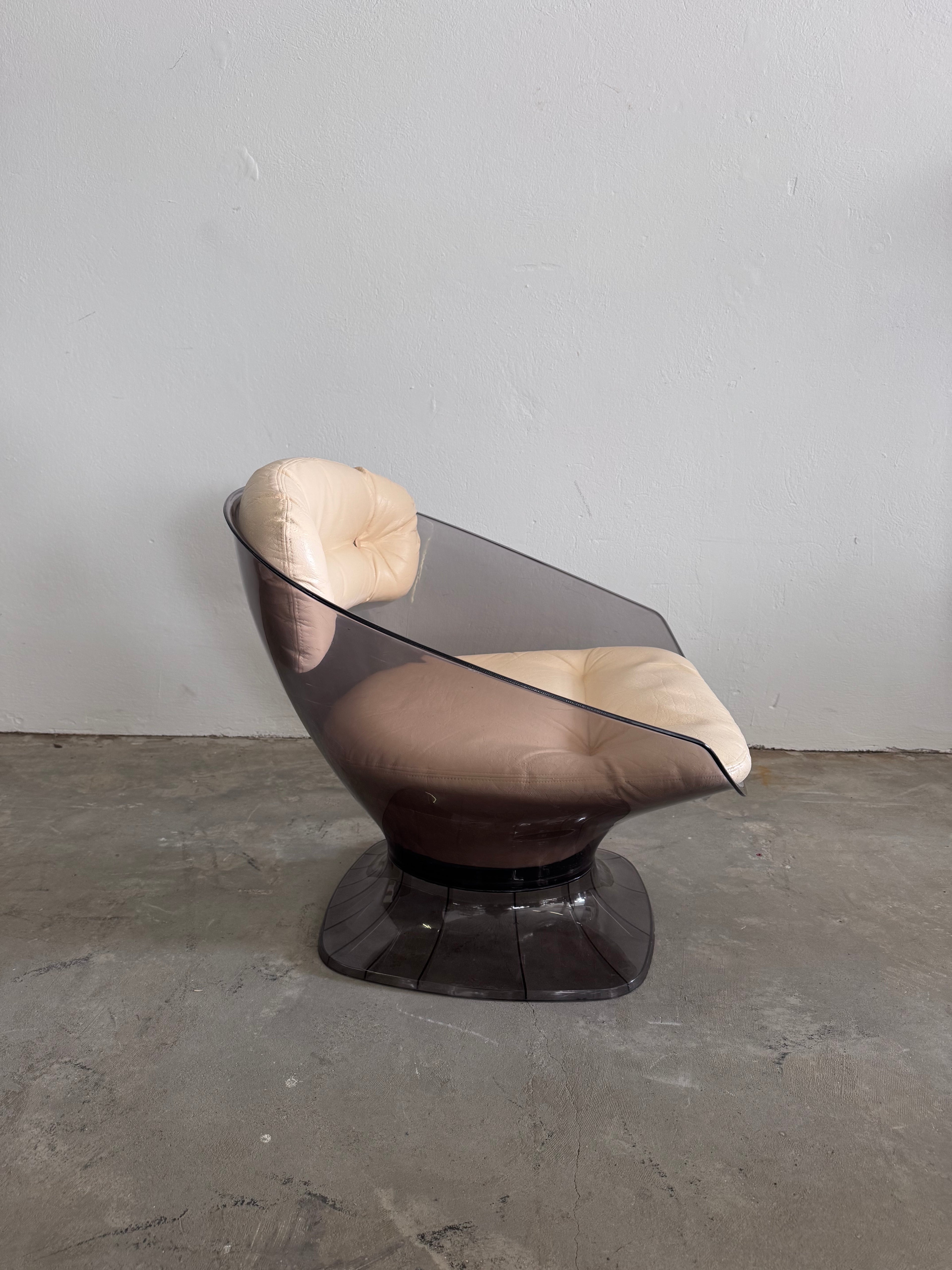 Raphaël Raffel Lounge Sessel, 1960er – Rauchfarbenes Acryl & Leder