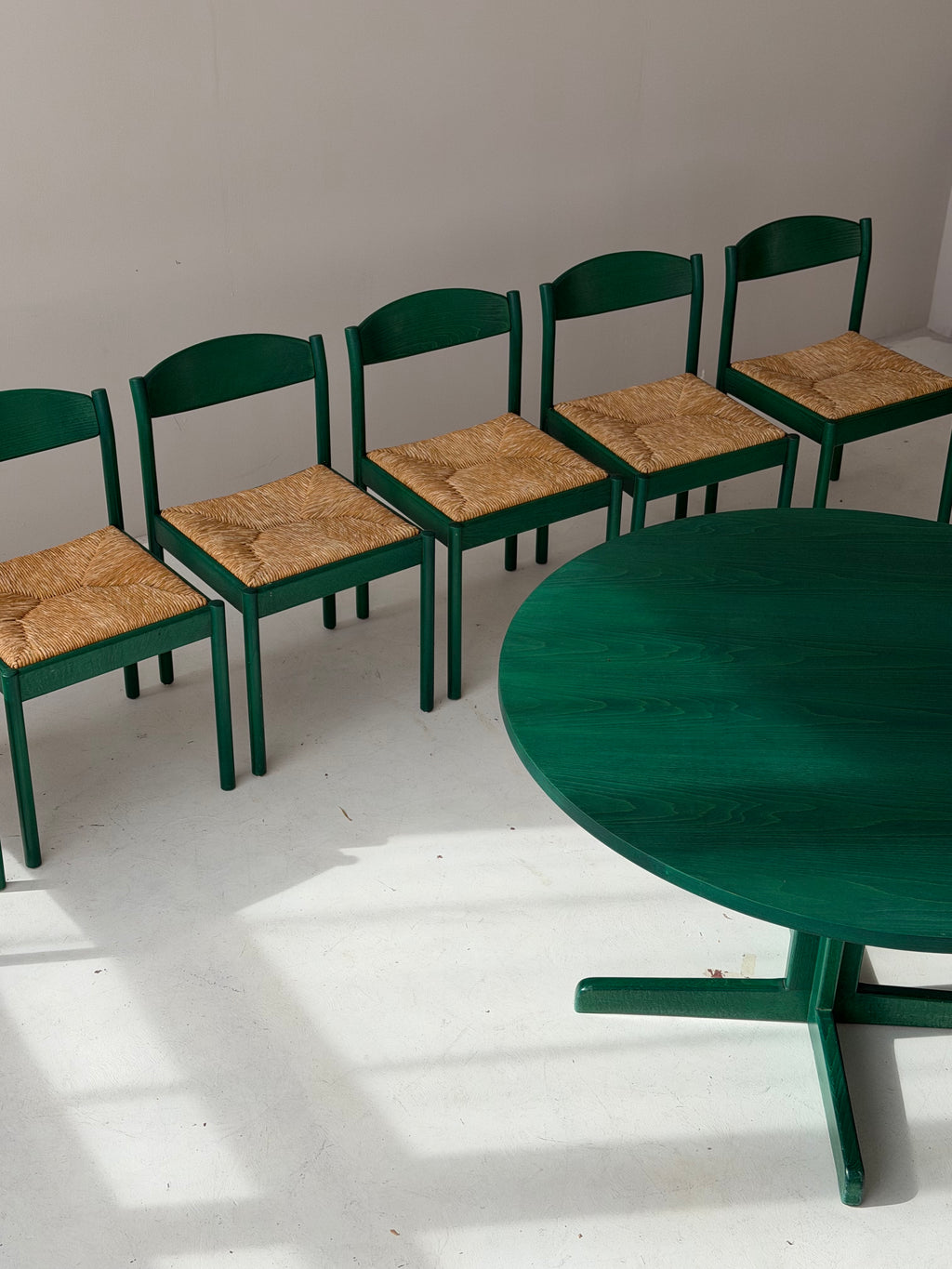 1/6 Vintage Thonet Stuhl in Dunkelgrün – Mid-Century Geflechtstuhl mit Bastgeflecht 70er