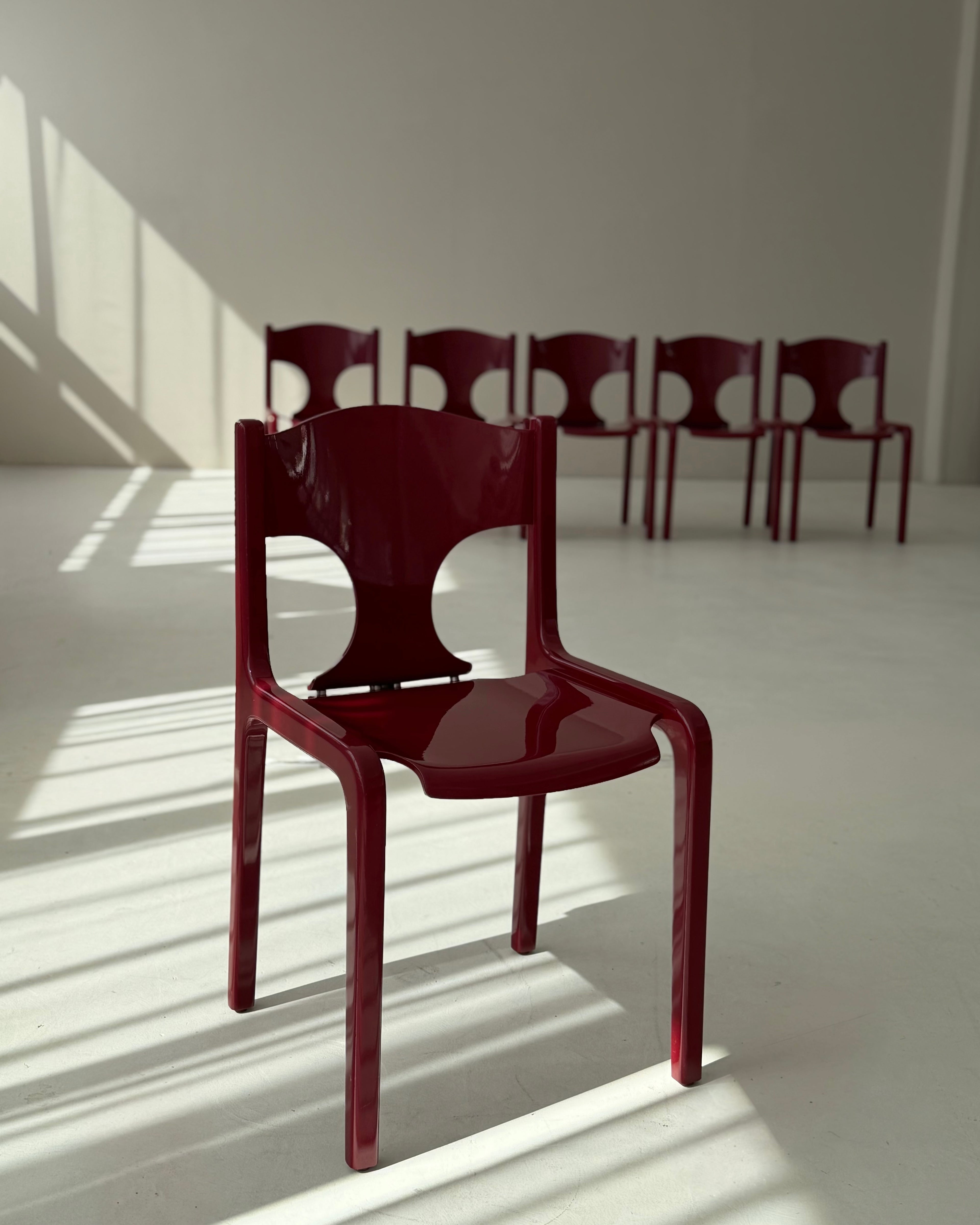 1 of 6 Augusto Savini for Pozzi “Pamplona” Dining Chairs, Rare Burgundy Red, Italian Mid-Century Modern, 1960s