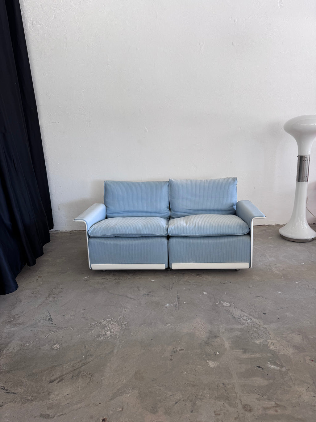 Vitsoe 620 2-Sitzer Sofa von Dieter Rams | Weißes Fiberglas | Original Vintage Designklassiker