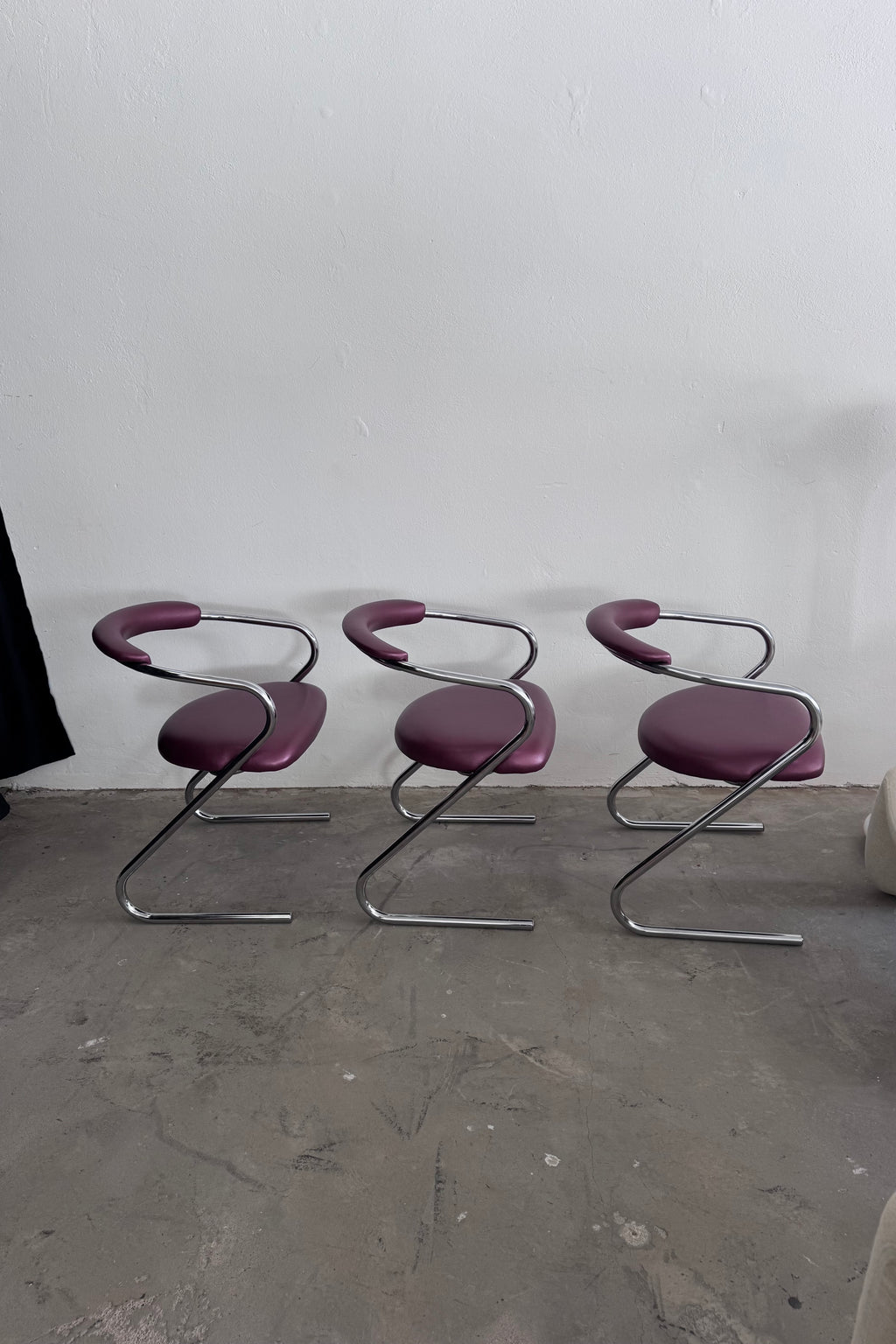 Set of 4 Cantilever Chairs · 1970s · Chrome Frame · Metallic Aubergine Faux Leather · Vintage Space Age