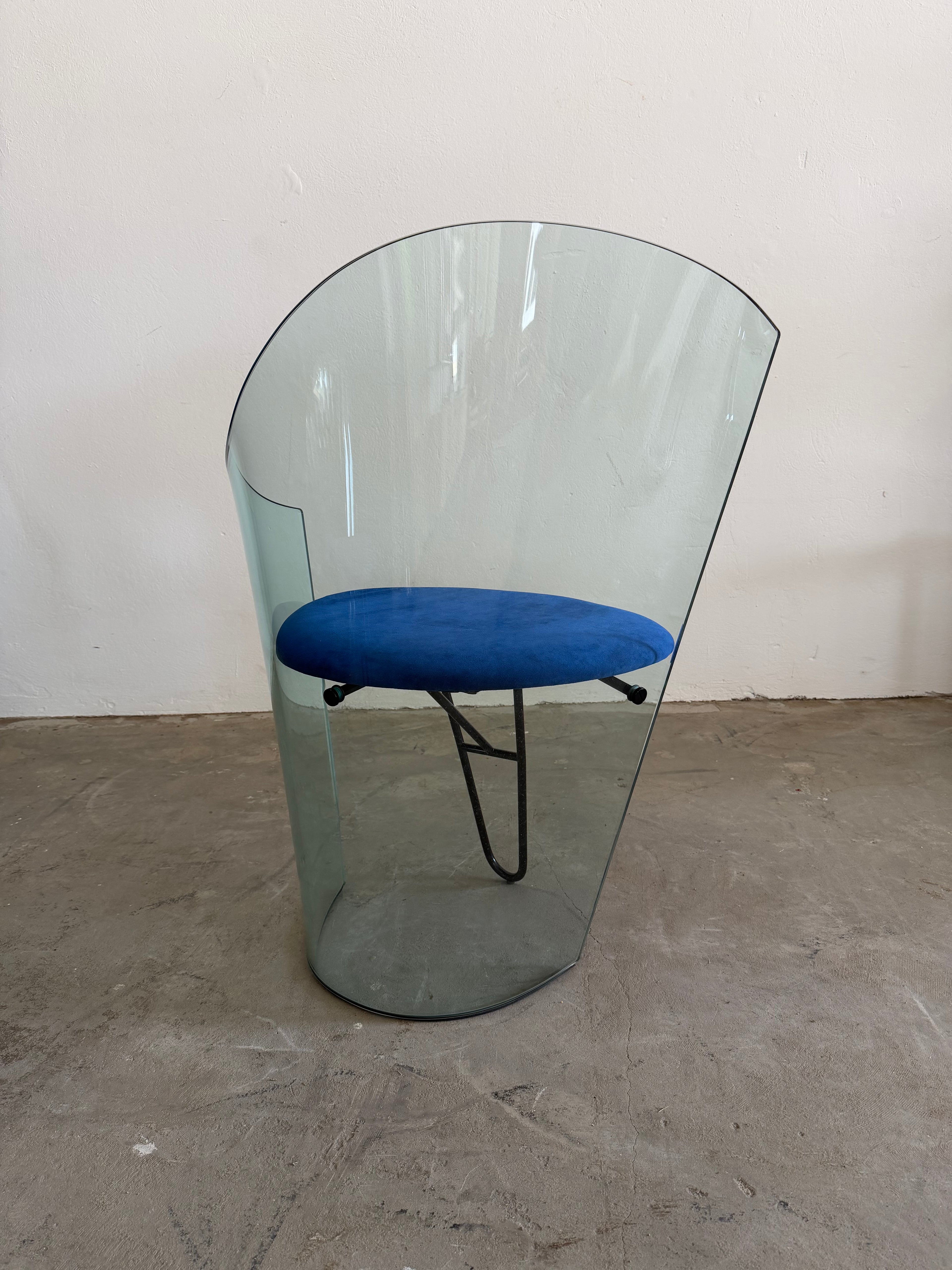 Rare Italian Orion Glass Chair, 1995 – Postmodern Curved Glass Armchair, Blue Alcantara