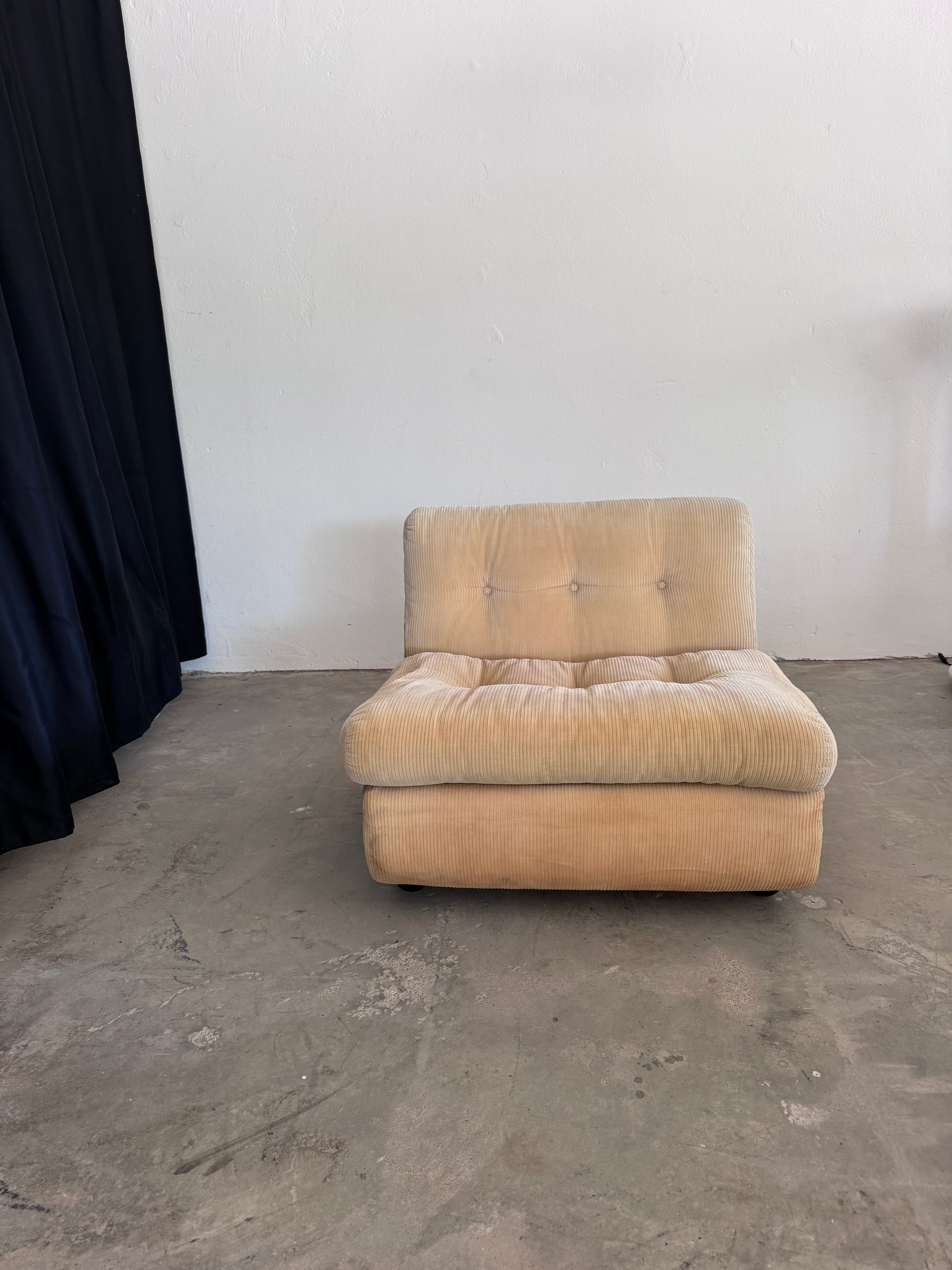 Amanta armchair Sessel by Mario Bellini braune Fiberglass Schale heller Bezugsstoff, C&B Italia