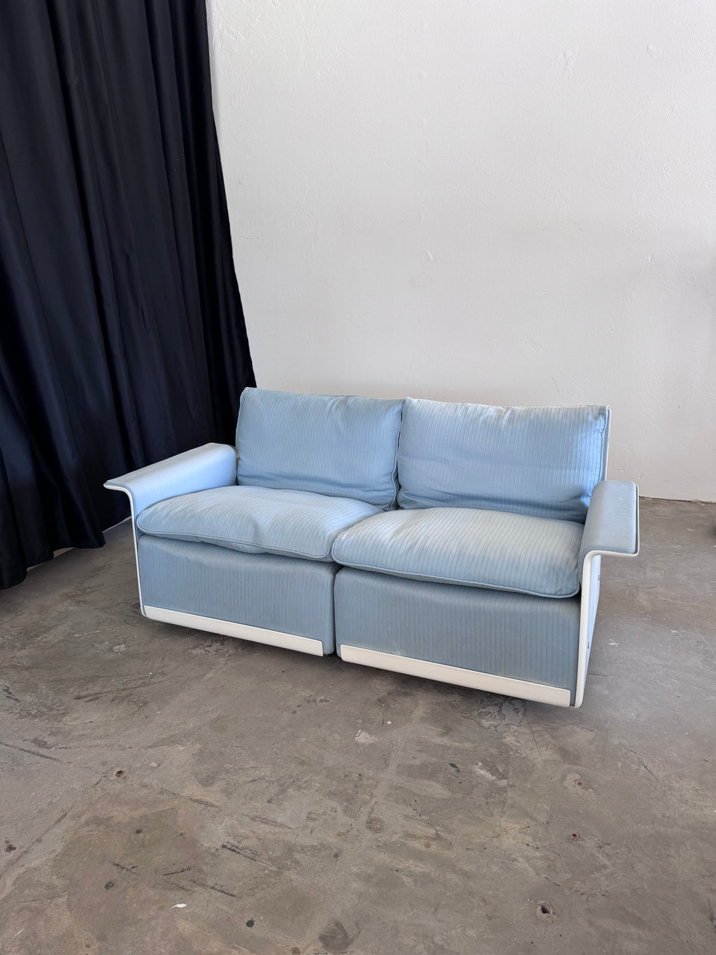 Vitsoe 620 2-Sitzer Sofa von Dieter Rams | Weißes Fiberglas | Original Vintage Designklassiker