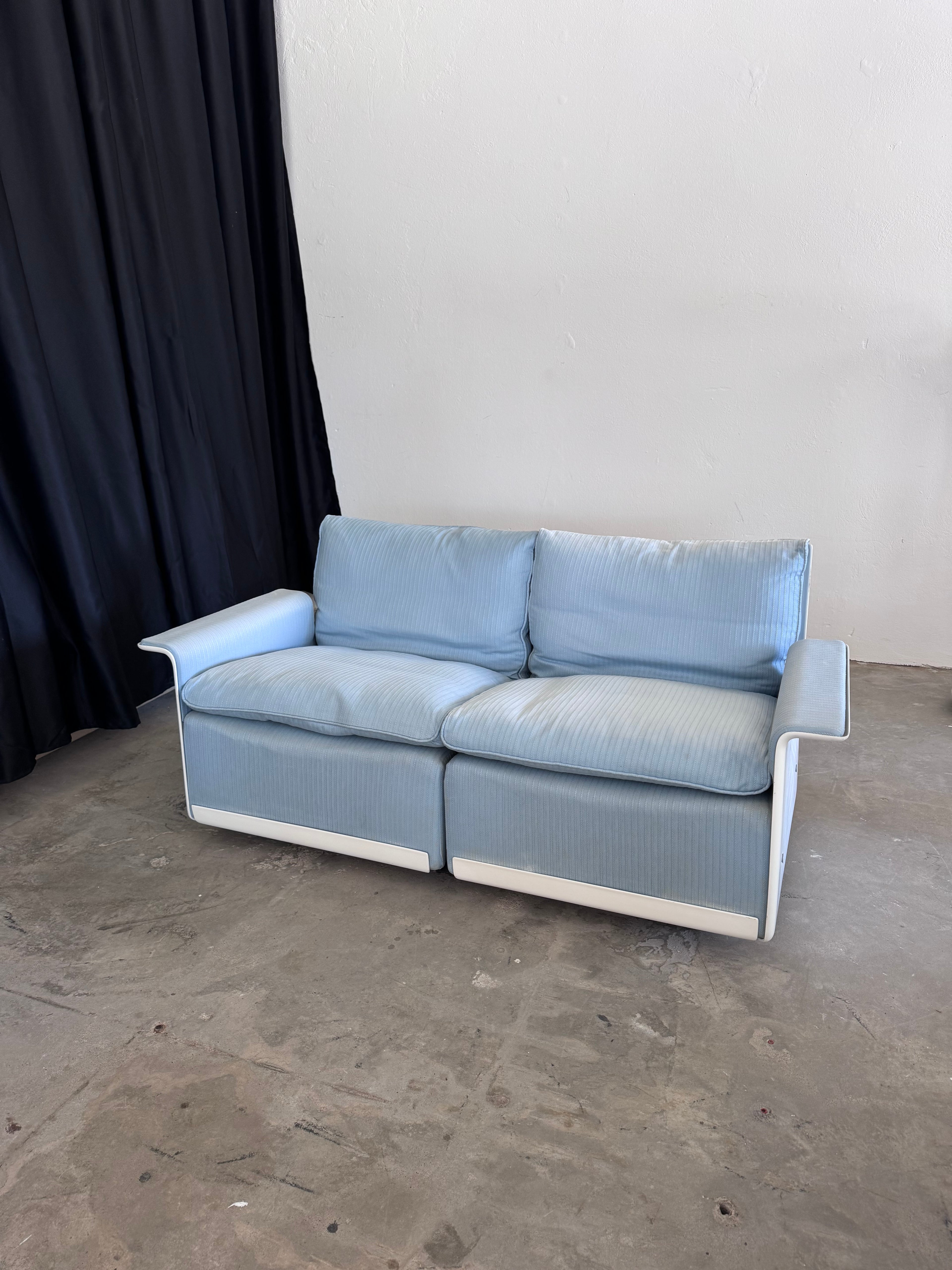 Vitsoe 620 2-Sitzer Sofa von Dieter Rams | Weißes Fiberglas | Original Vintage Designklassiker