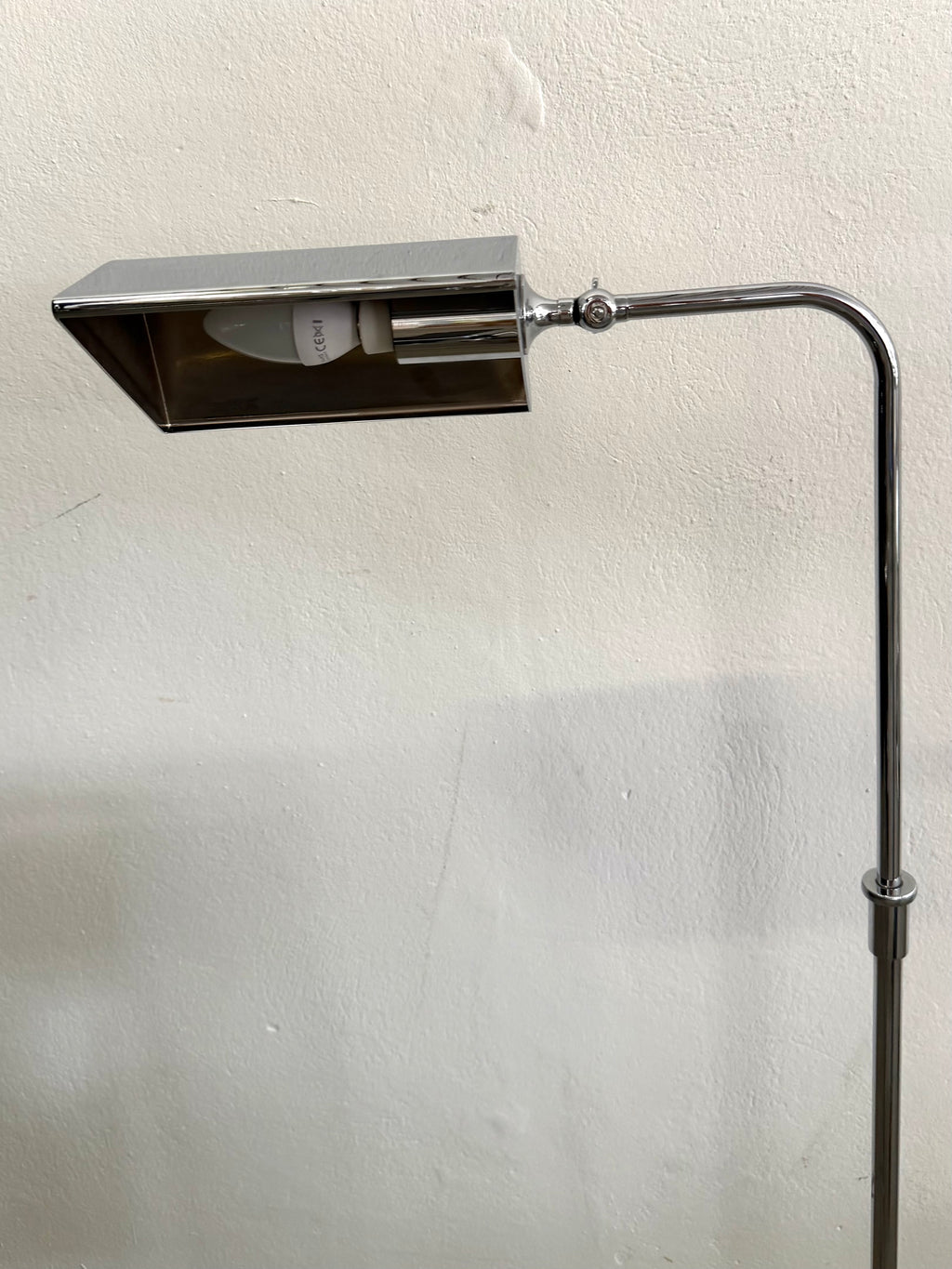 Florian Schulz Stehlampe, 1970er – Verchromte Hollywood Regency Designleuchte – Höhenverstellbar & Schwenkbar – Vintage Deutschland