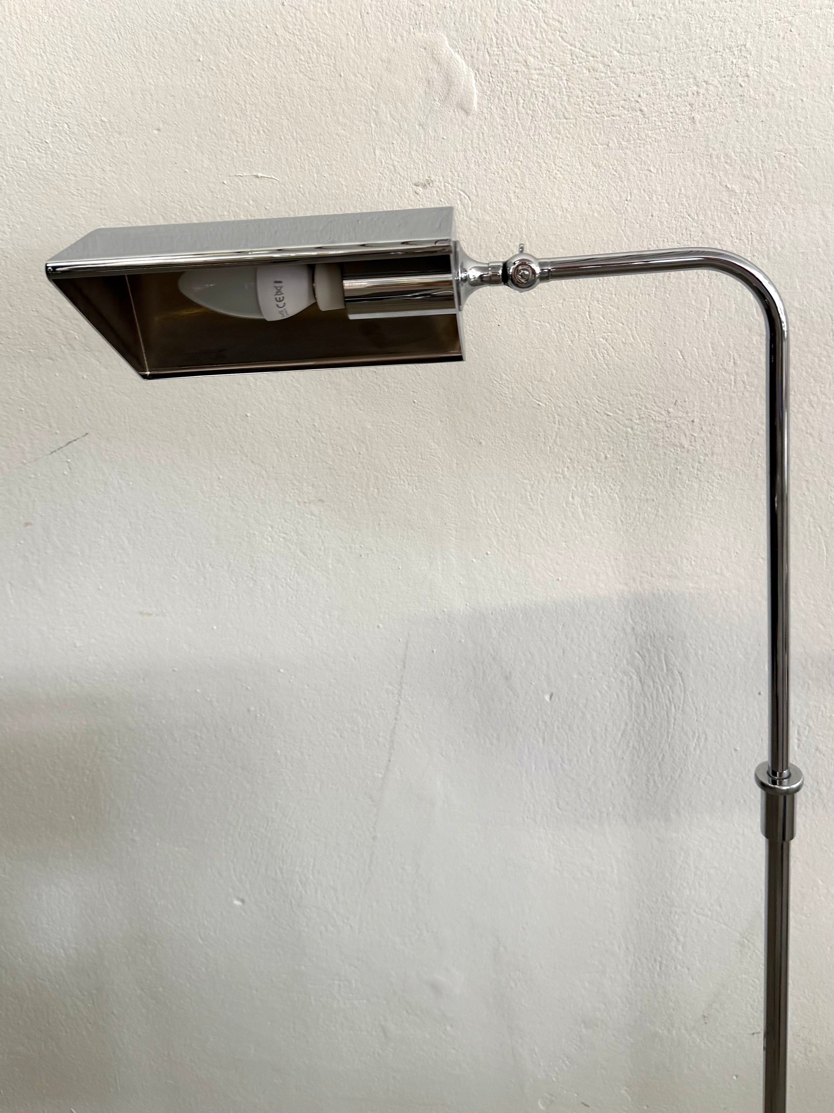Florian Schulz Stehlampe, 1970er – Verchromte Hollywood Regency Designleuchte – Höhenverstellbar & Schwenkbar – Vintage Deutschland
