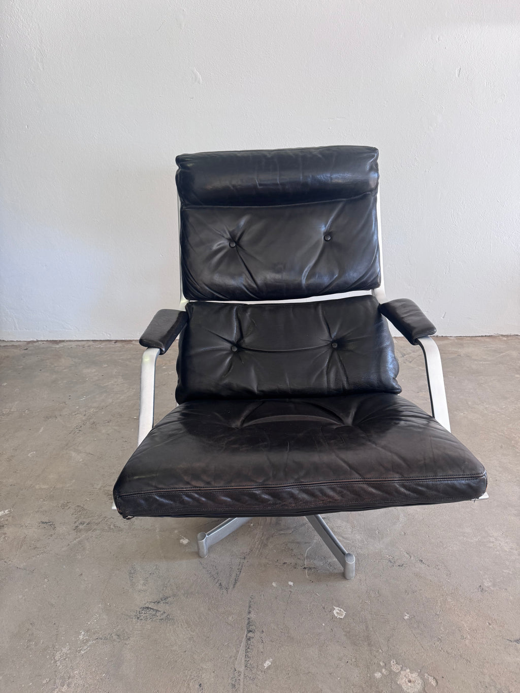 Jørgen Kastholm Lounge Chair für Kill International, 1960er Jahre – Aluminium & schwarzes Leder, Mid-Century Modern