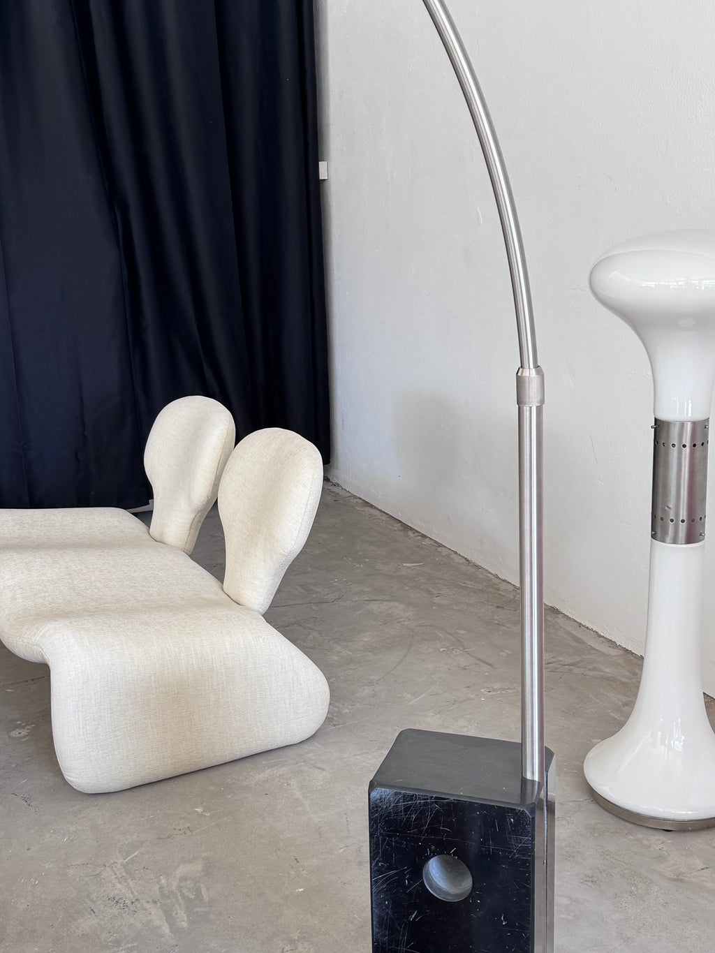 Djinn 2-Sitzer Sofa in Creme Bouclé von Olivier Mourgue für Airborne, 1970er