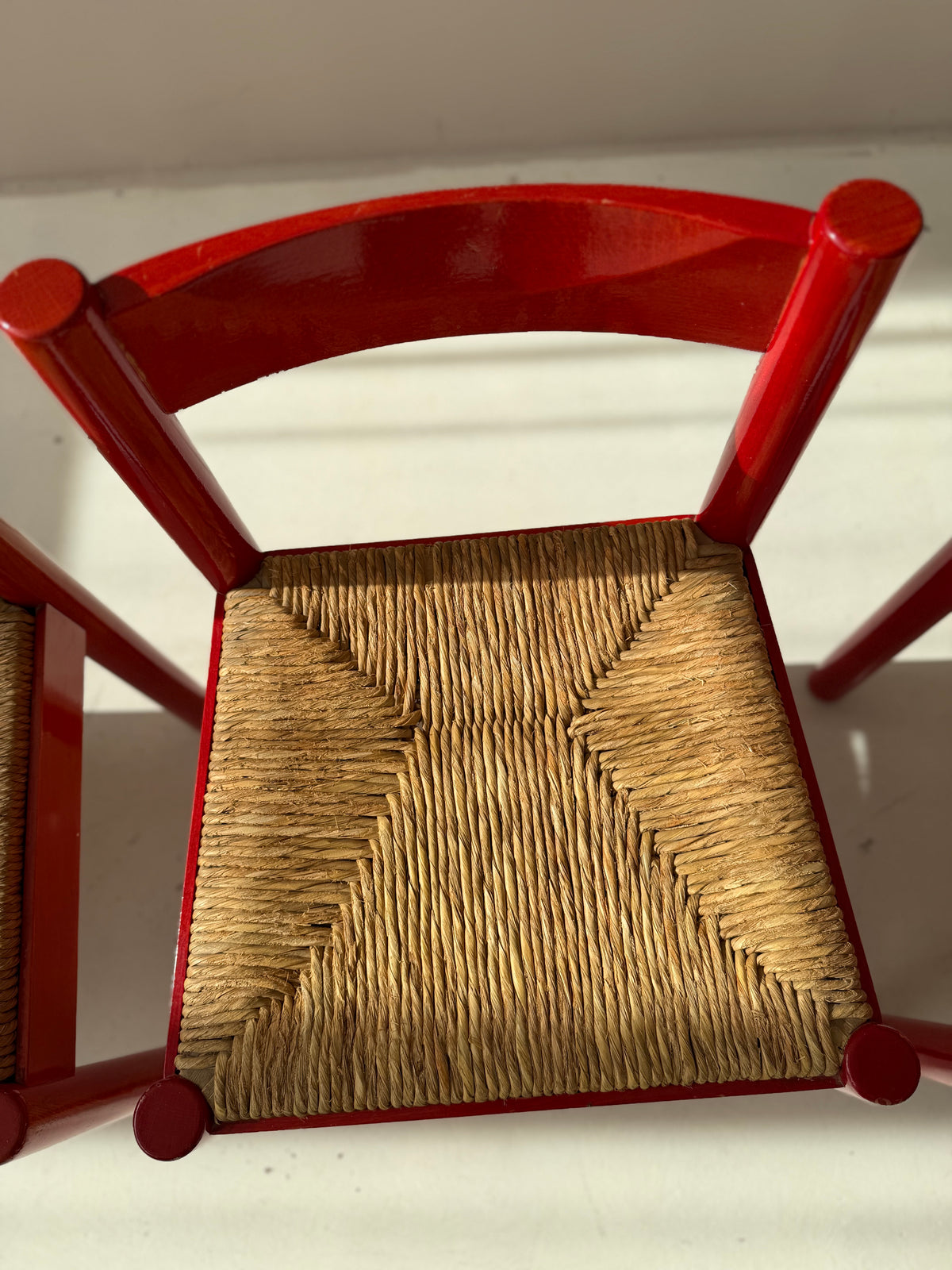 SET of 4 Vintage Red Carimate Chairs style by Vico Magistretti / Wooden Dining Chairs with Woven Seat / Made in Italy / 1970s